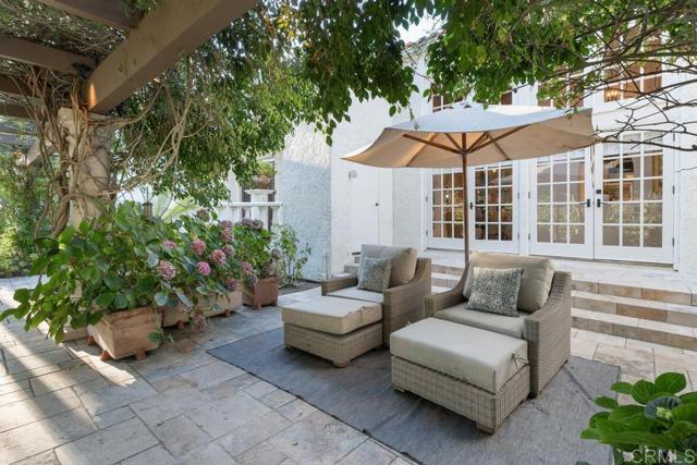 3247 Cerros Redondos