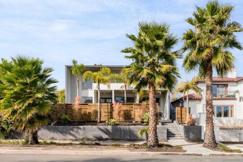 1920  Beryl St San Diego CA 92109