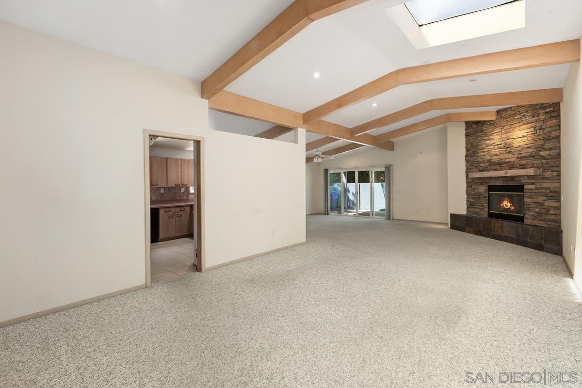 4909 Pacifica Dr