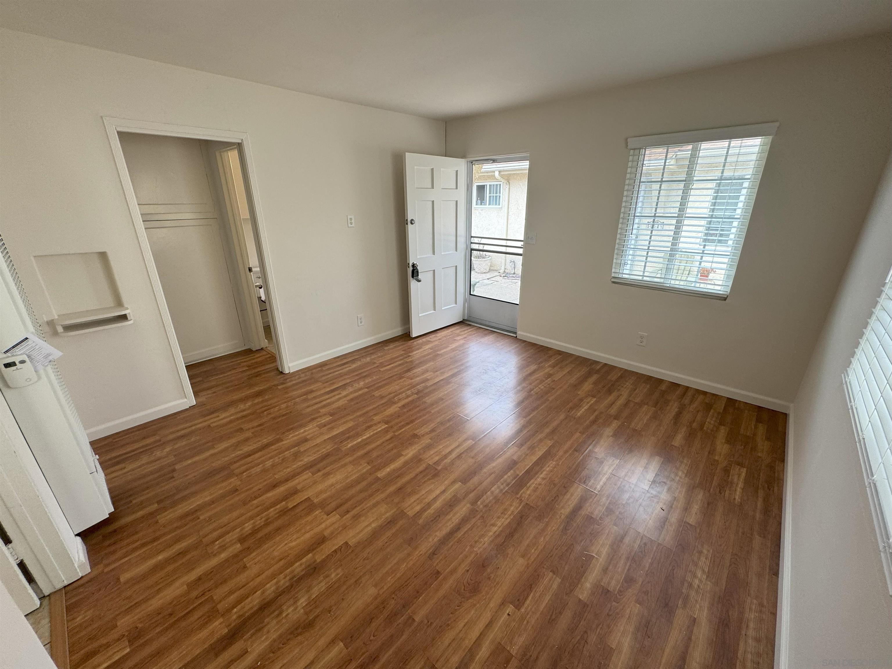 5058-68 Santa Monica Ave 5062