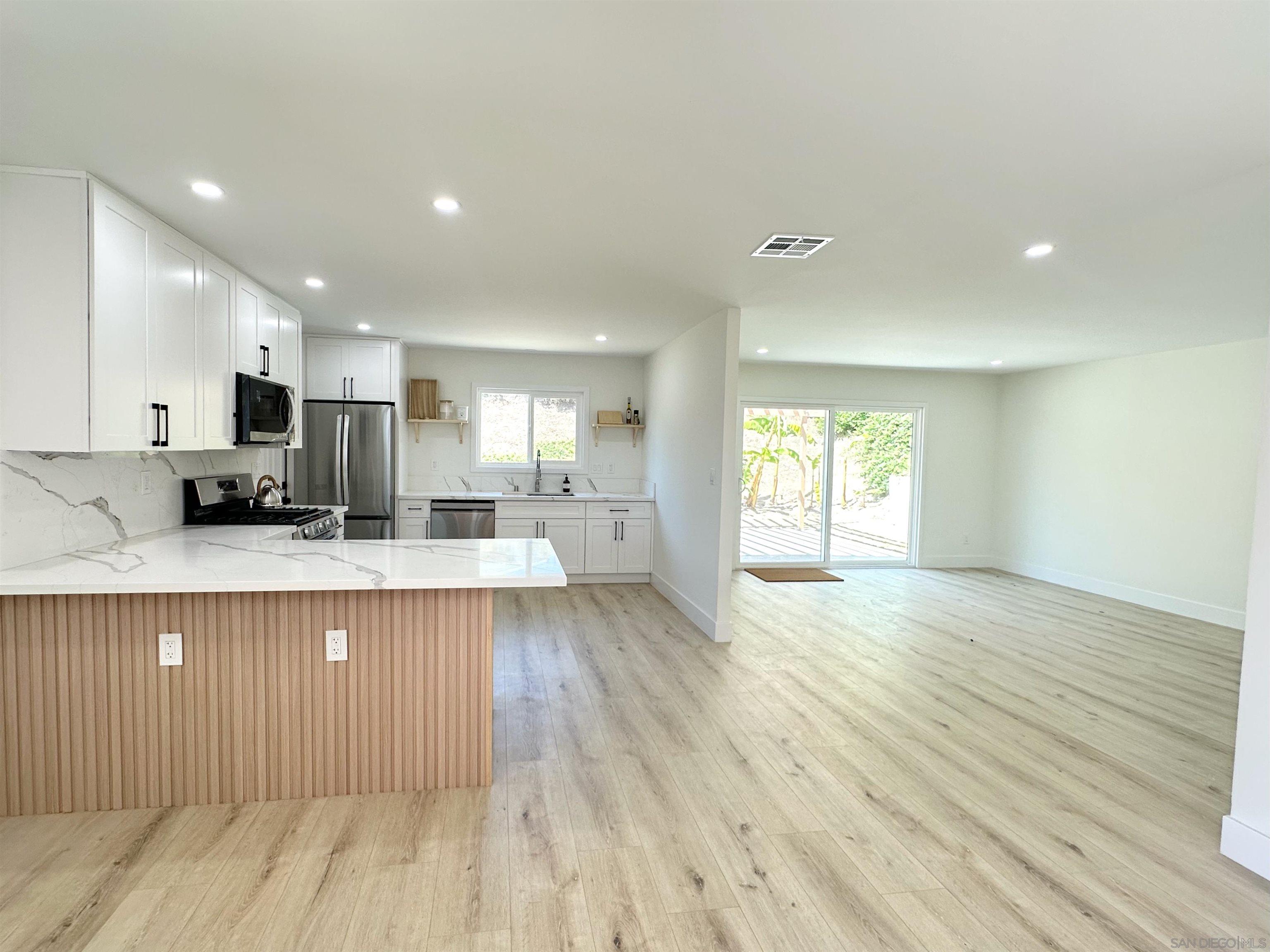 7462 Hanford Pl