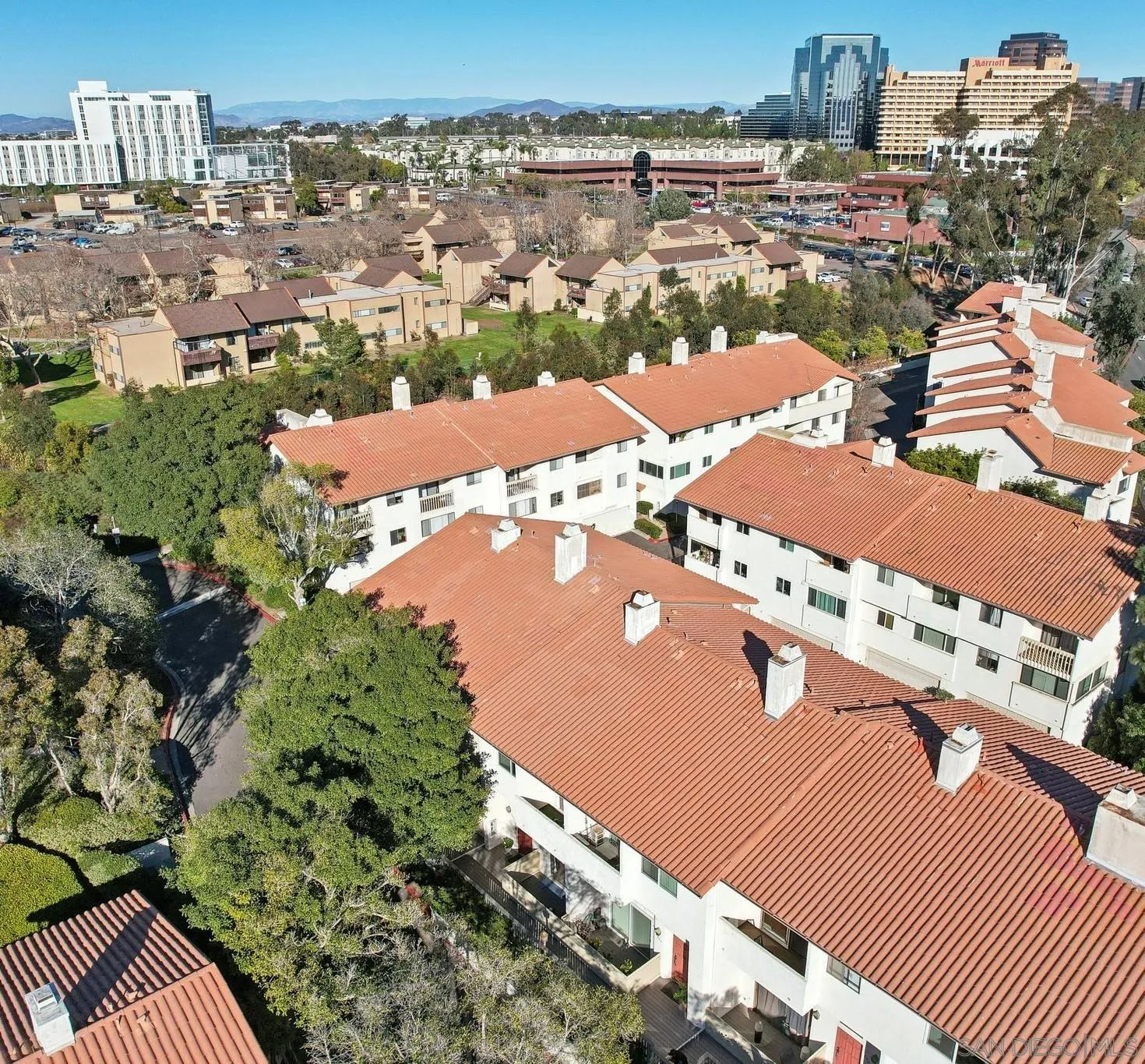 La Jolla, California 92037, United States, 2 Bedrooms Bedrooms, ,3 BathroomsBathrooms,Residential,Pending,16189