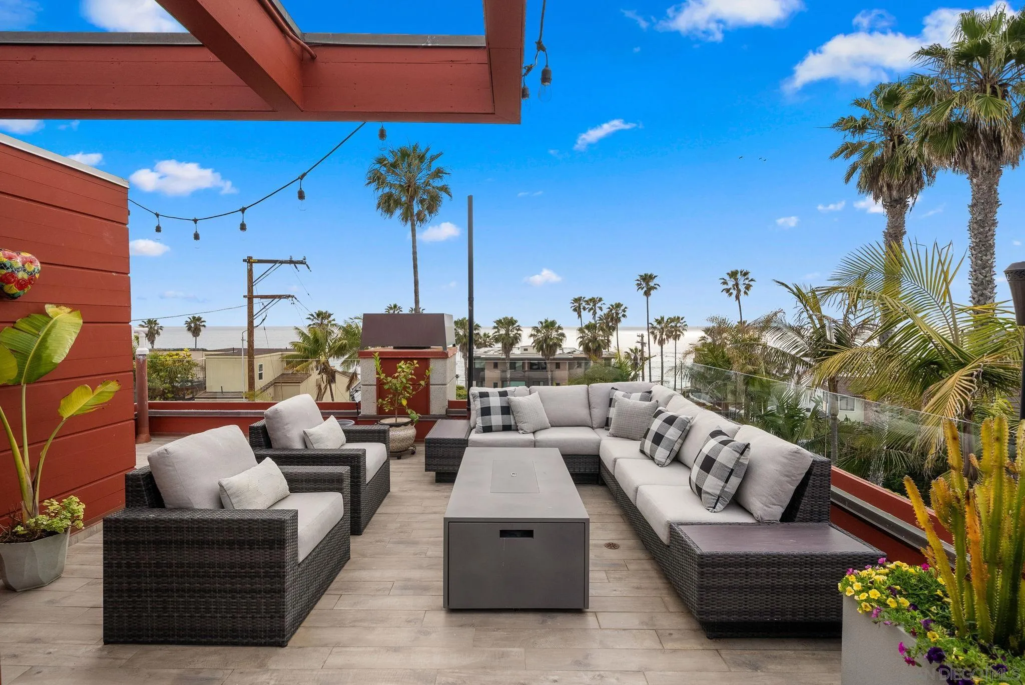 La Jolla, California 92037, United States, 4 Bedrooms Bedrooms, ,5 BathroomsBathrooms,Residential,Active,124410