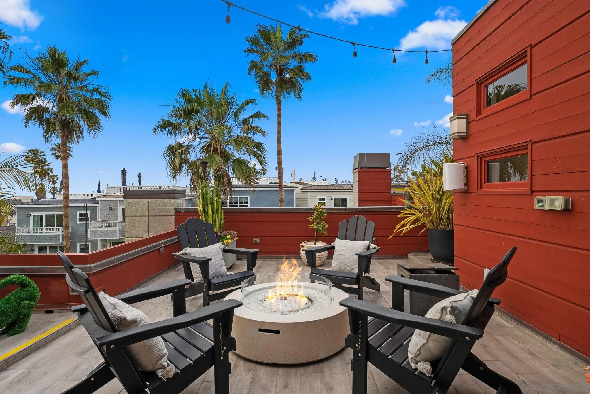 La Jolla, California 92037, United States, 4 Bedrooms Bedrooms, ,5 BathroomsBathrooms,Residential,Active,124410