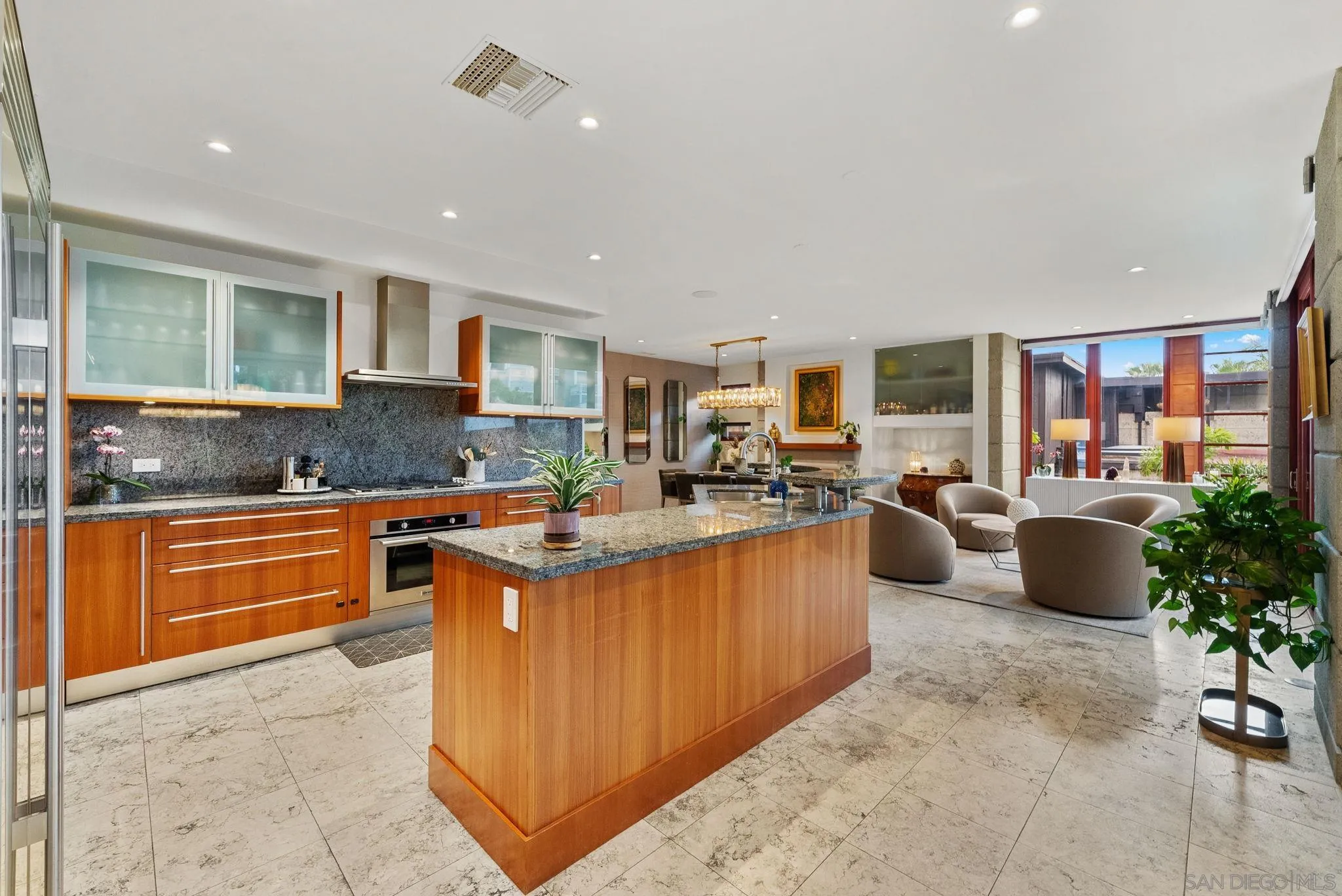 La Jolla, California 92037, United States, 4 Bedrooms Bedrooms, ,5 BathroomsBathrooms,Residential,Active,124410