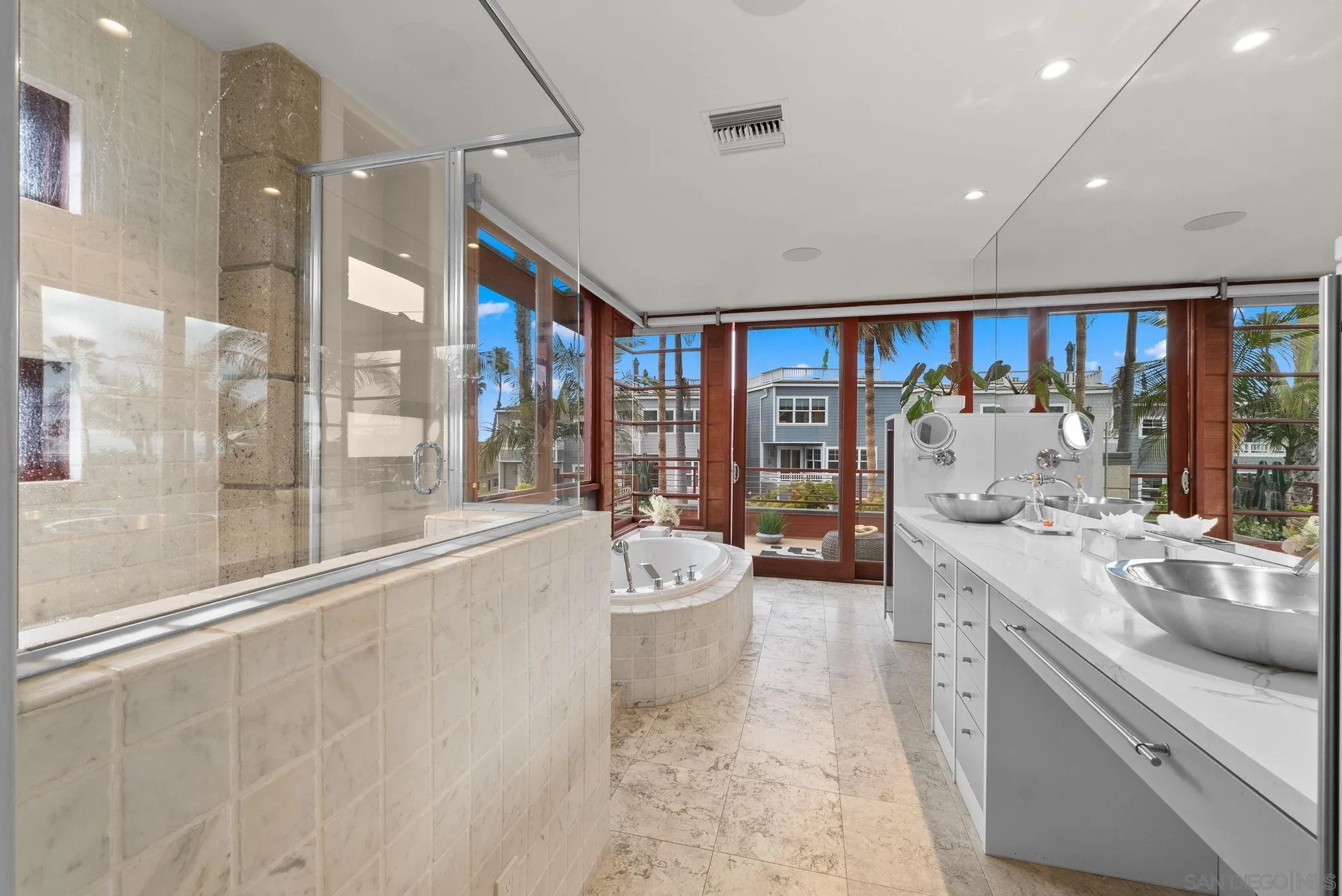 La Jolla, California 92037, United States, 4 Bedrooms Bedrooms, ,5 BathroomsBathrooms,Residential,Active,124410