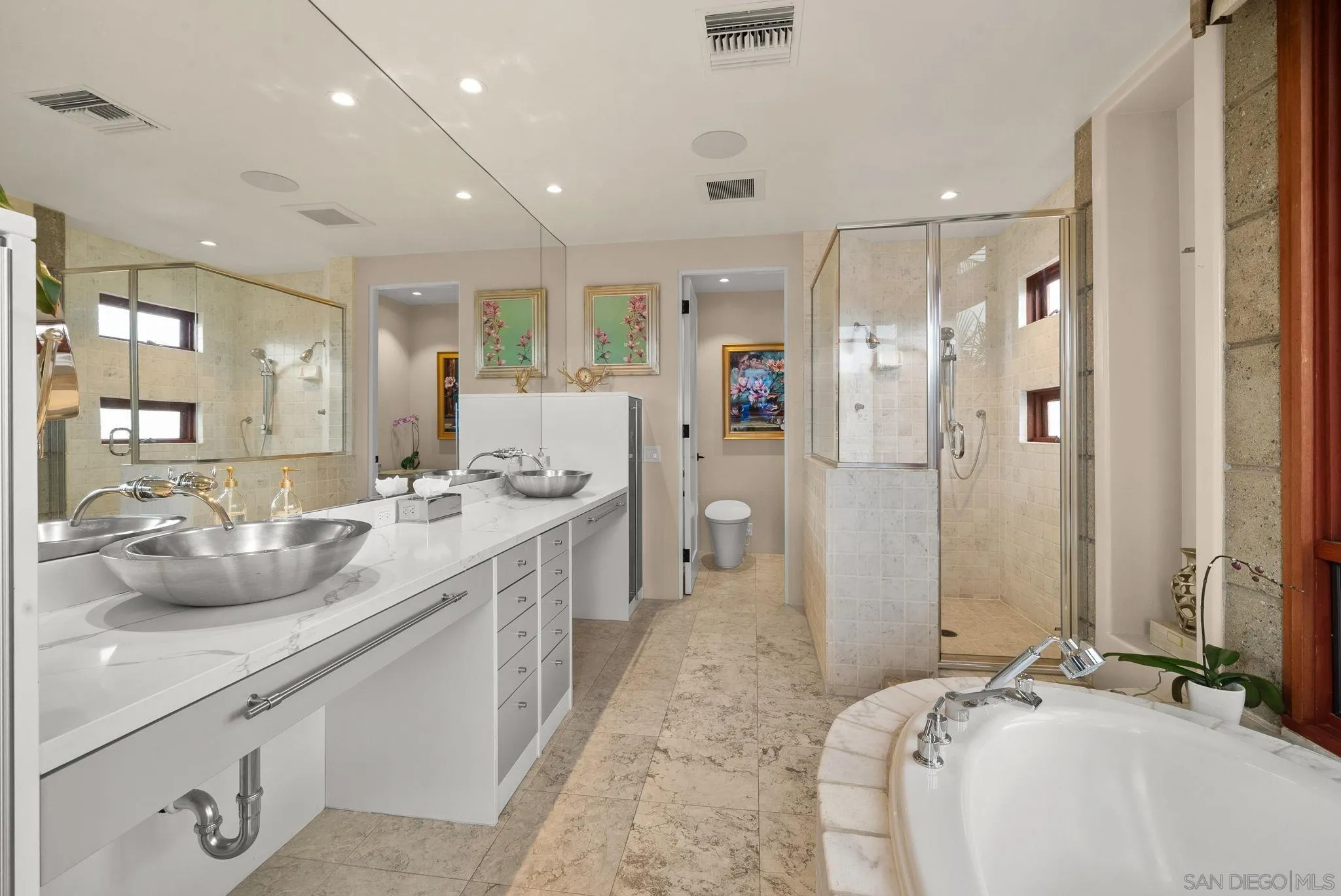 La Jolla, California 92037, United States, 4 Bedrooms Bedrooms, ,5 BathroomsBathrooms,Residential,Active,124410