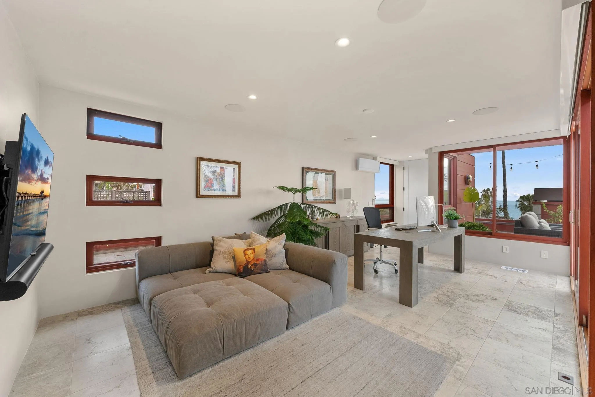 La Jolla, California 92037, United States, 4 Bedrooms Bedrooms, ,5 BathroomsBathrooms,Residential,Active,124410