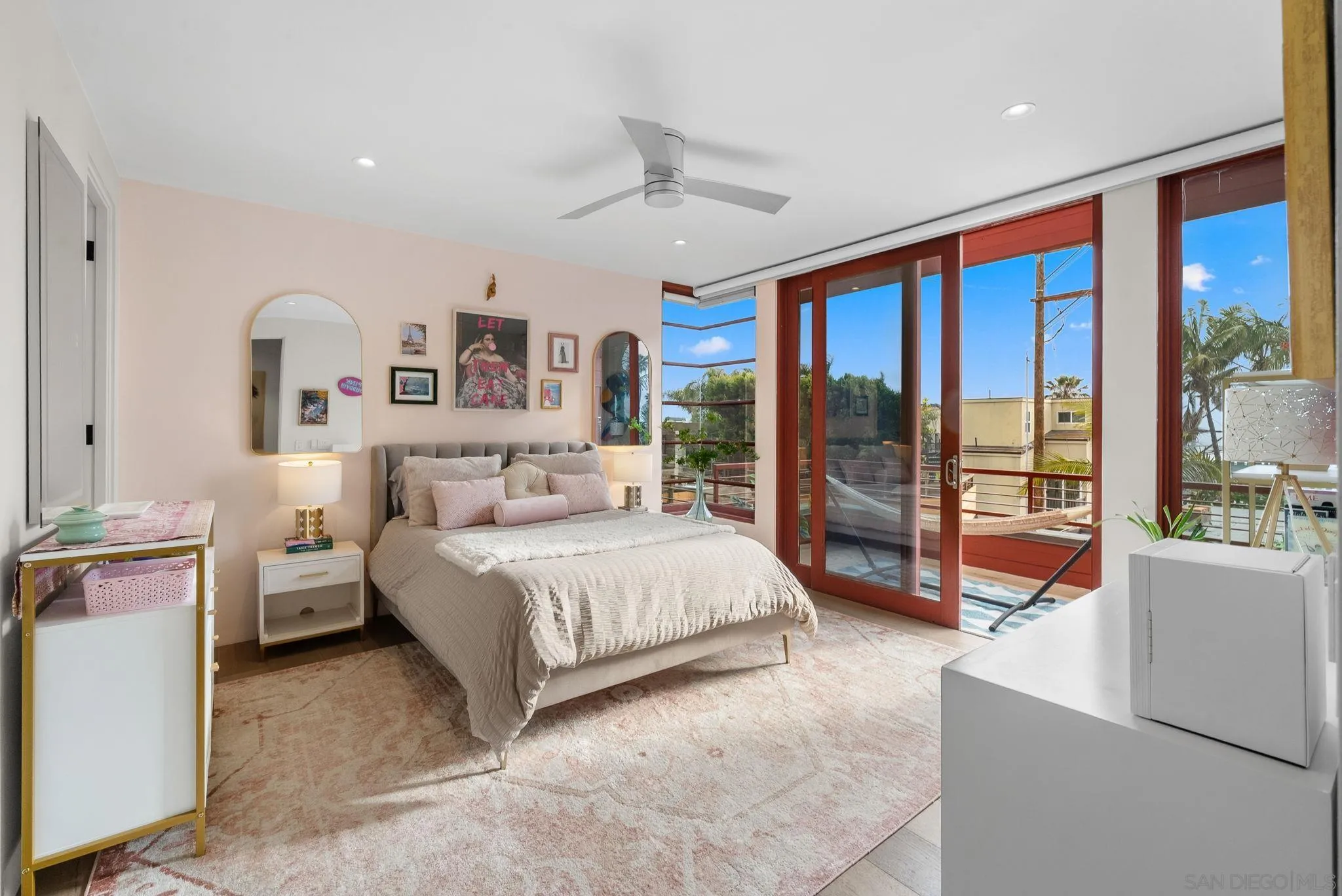 La Jolla, California 92037, United States, 4 Bedrooms Bedrooms, ,5 BathroomsBathrooms,Residential,Active,124410