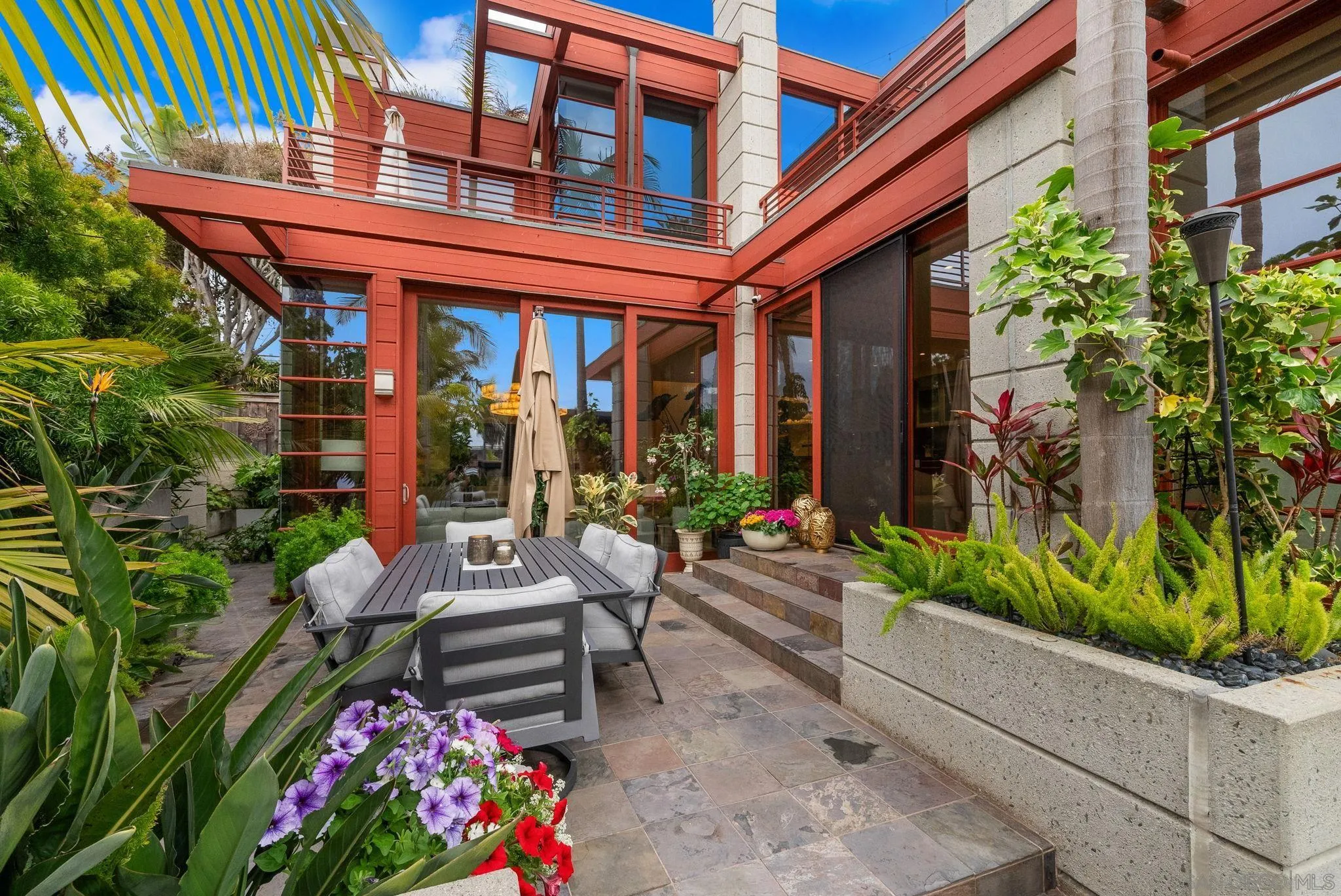 La Jolla, California 92037, United States, 4 Bedrooms Bedrooms, ,5 BathroomsBathrooms,Residential,Active,124410