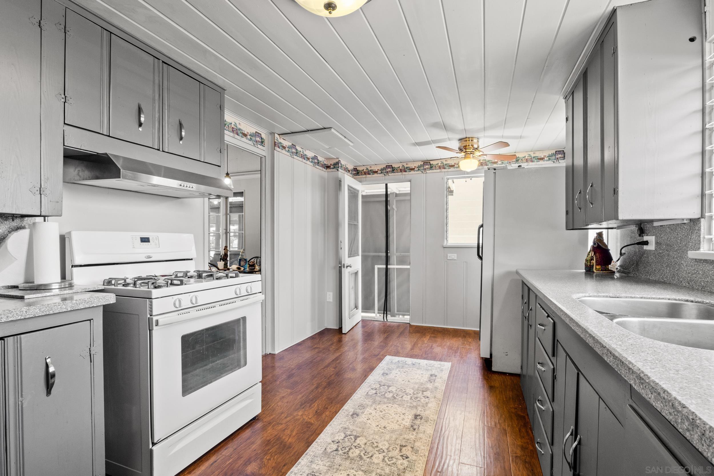 304 Palm Dr