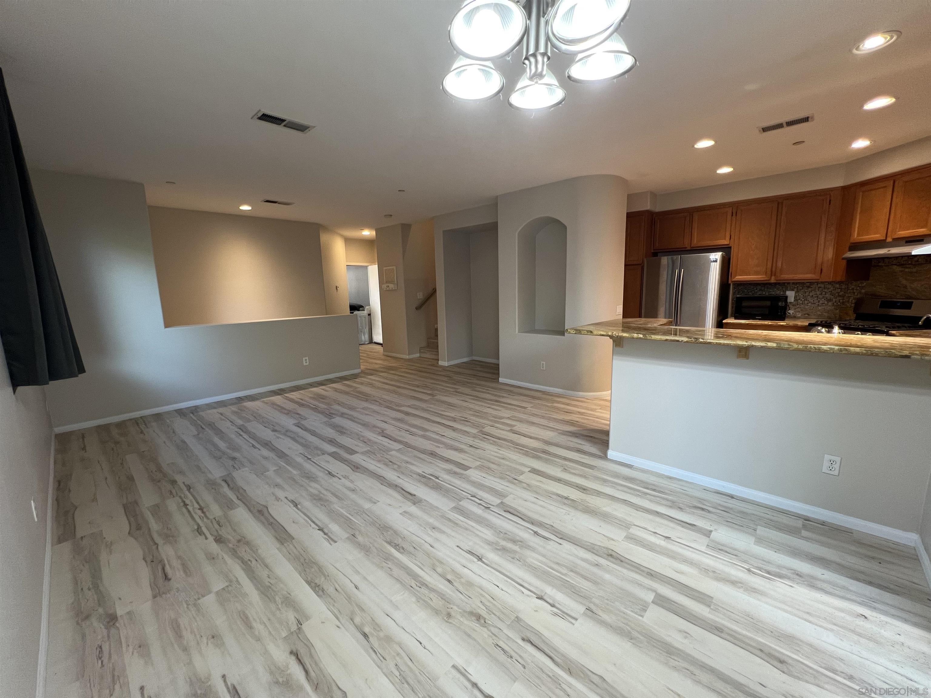 293 CHURCHILL LANE
