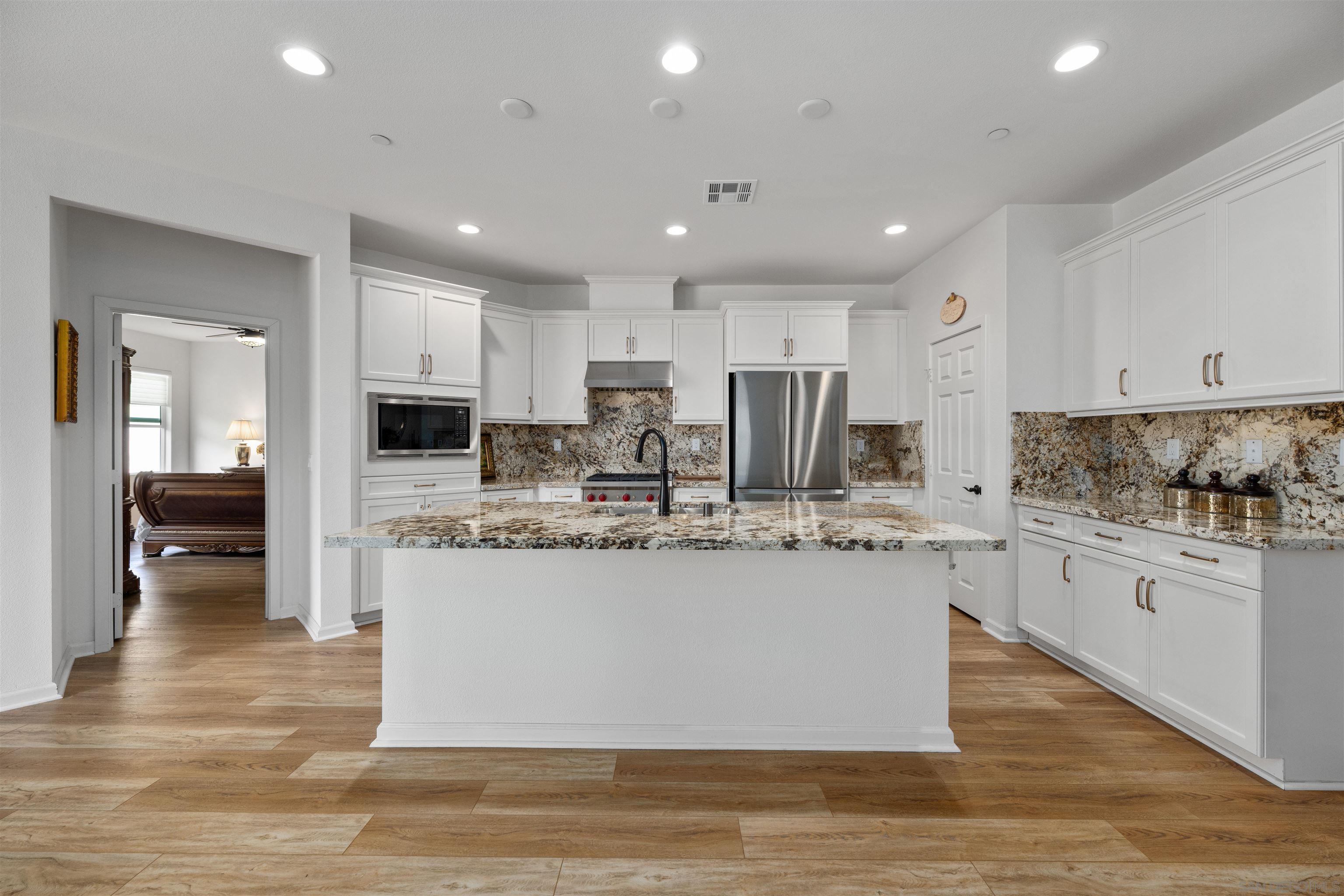 1026 Crestline