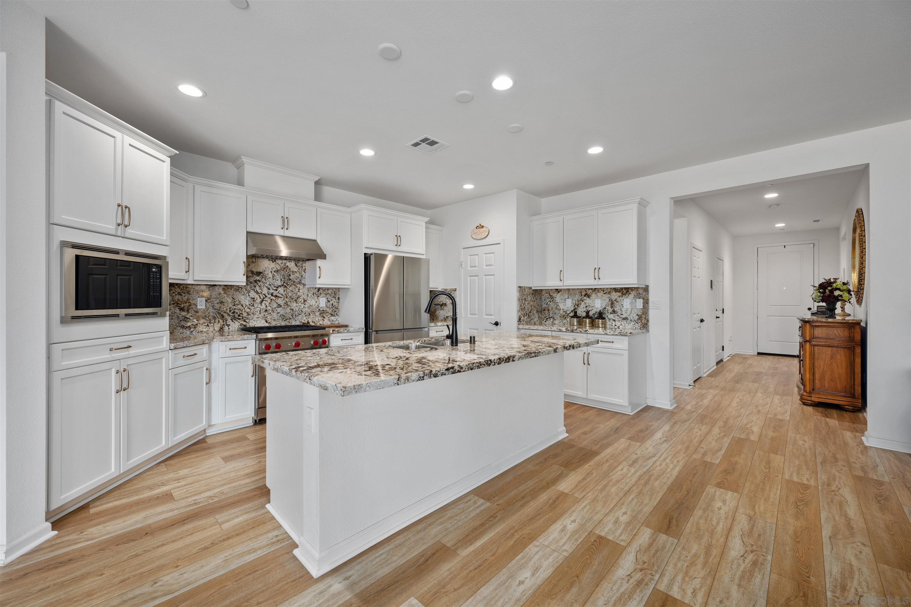 1026 Crestline