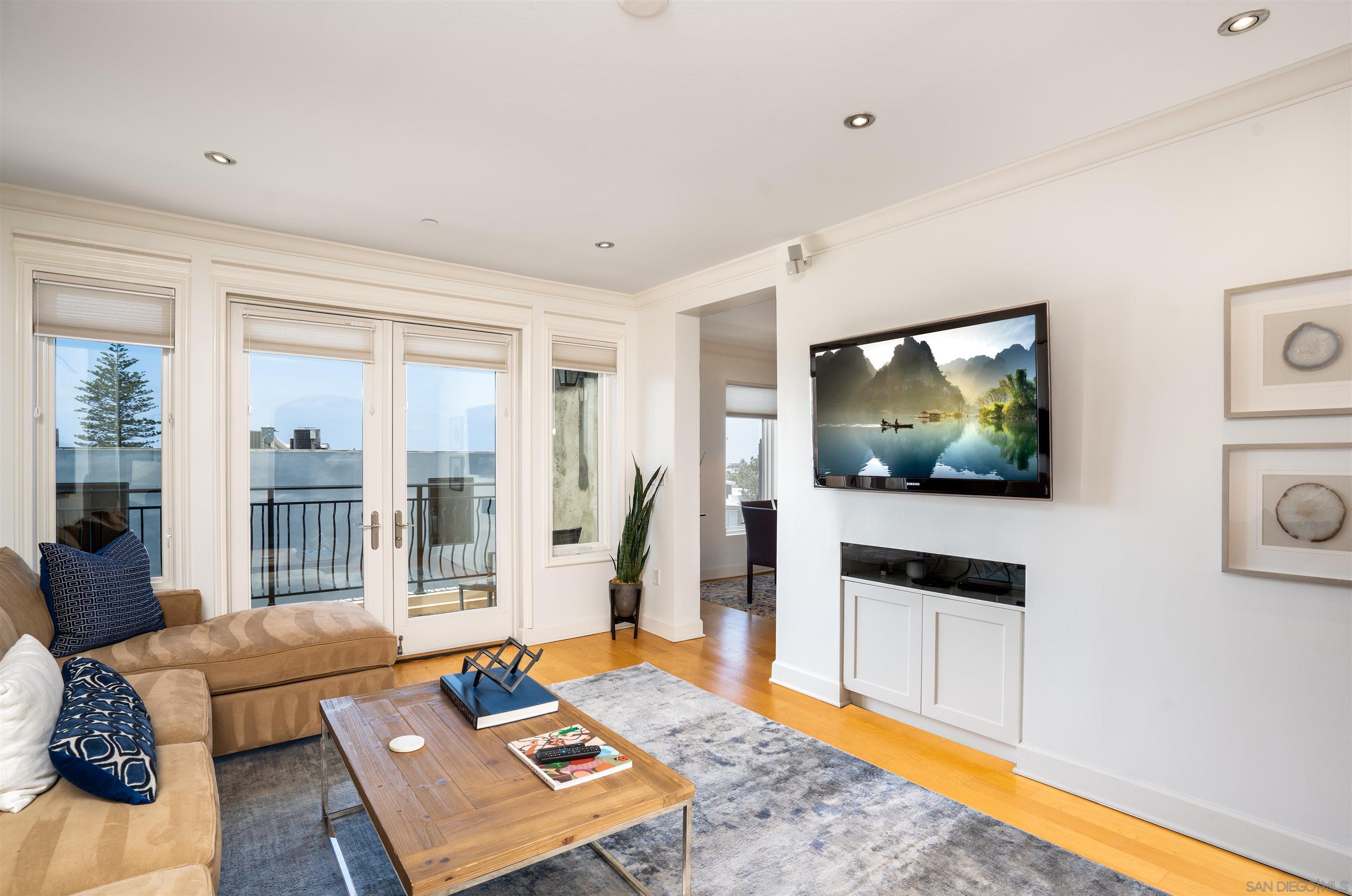 1000 Genter St 304