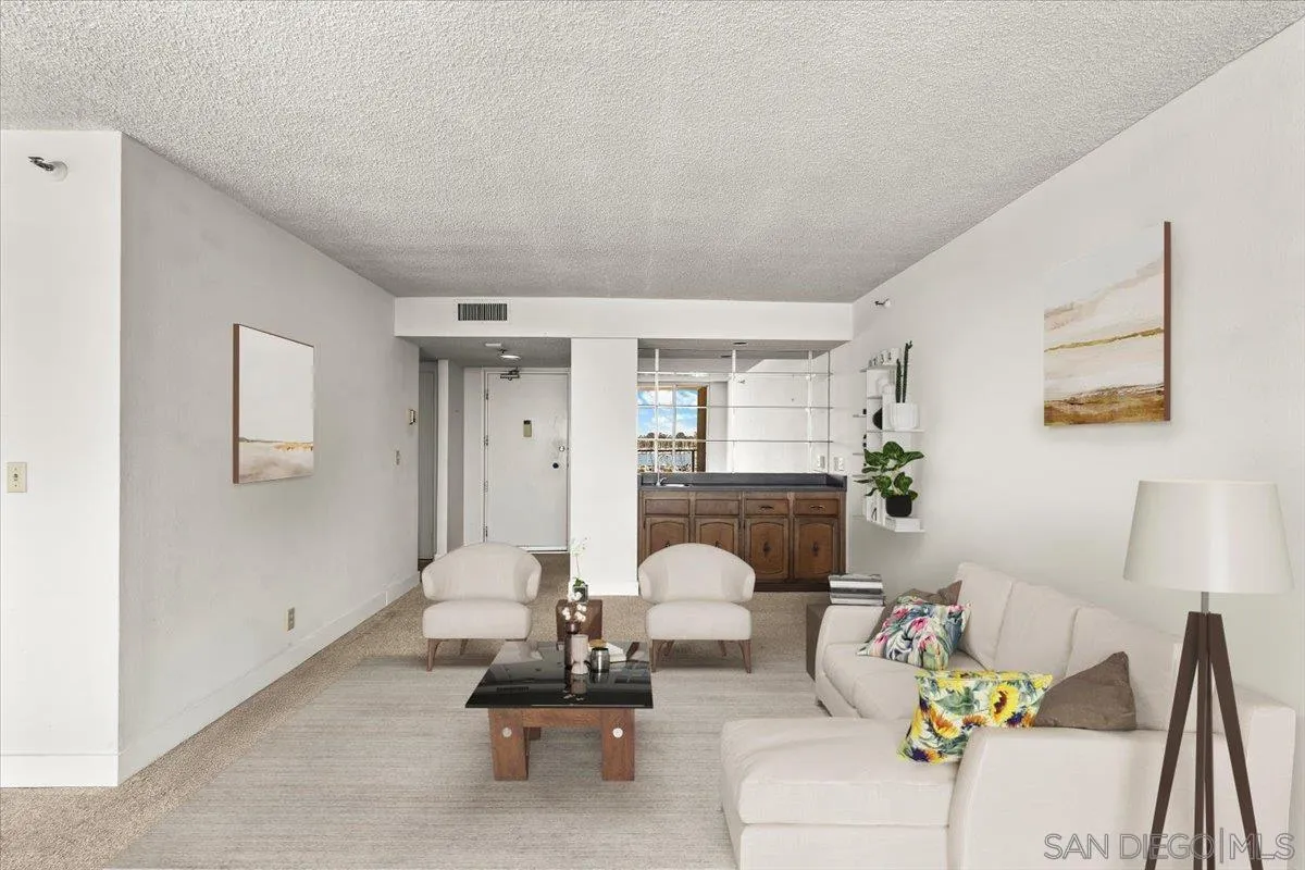 Coronado, California 92118, United States, 2 Bedrooms Bedrooms, ,2 BathroomsBathrooms,Residential,Pending,133907