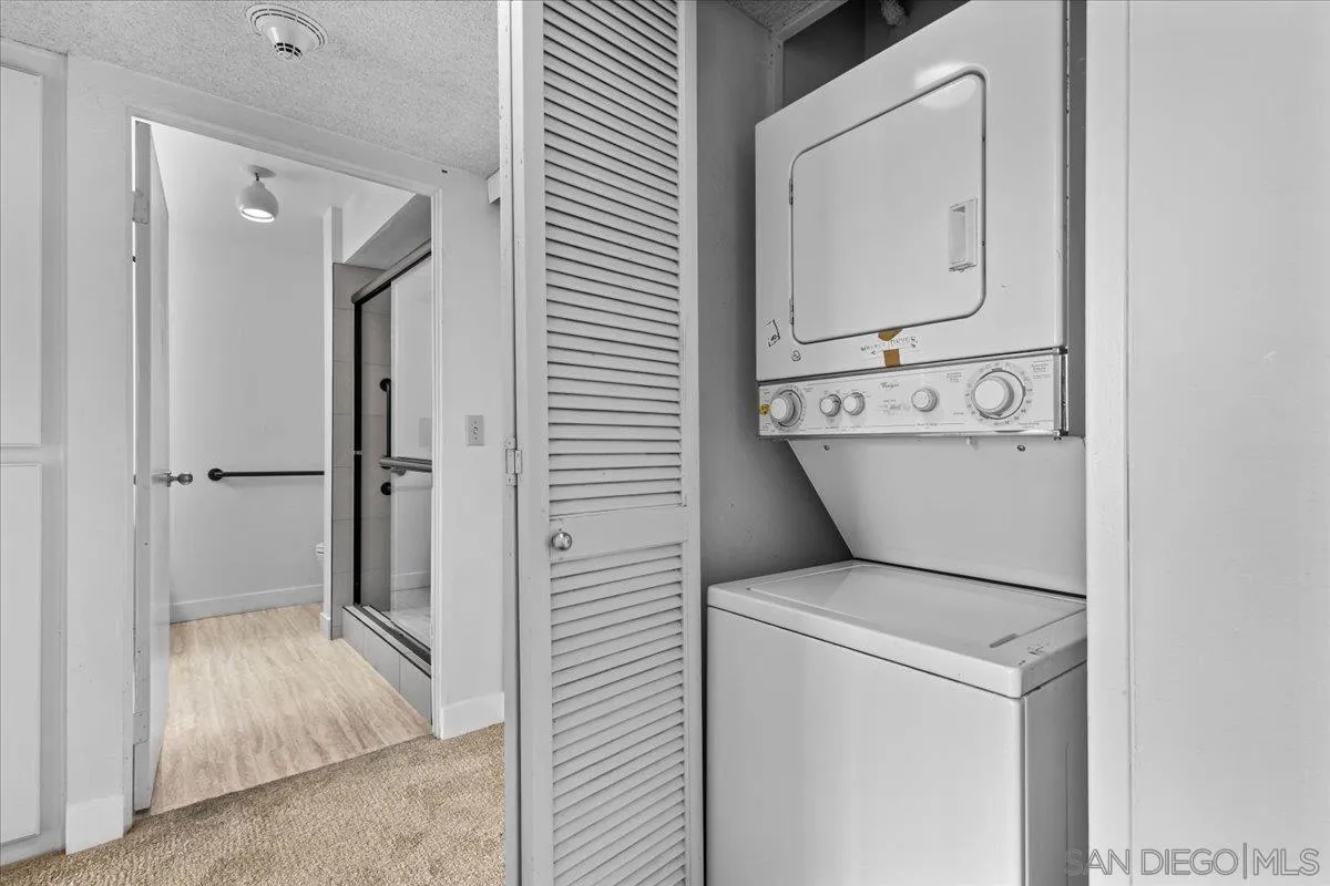 Coronado, California 92118, United States, 2 Bedrooms Bedrooms, ,2 BathroomsBathrooms,Residential,Pending,133907