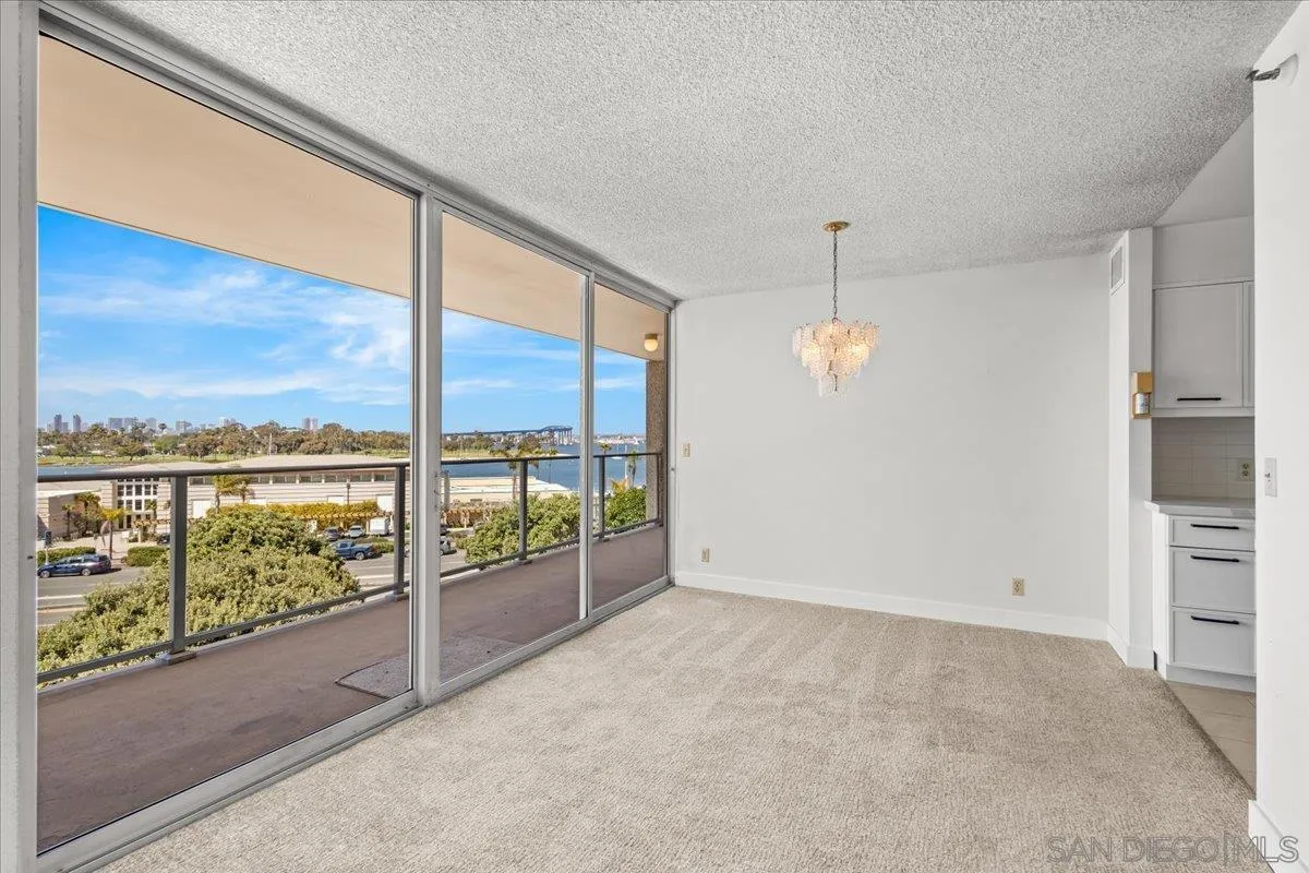 Coronado, California 92118, United States, 2 Bedrooms Bedrooms, ,2 BathroomsBathrooms,Residential,Pending,133907