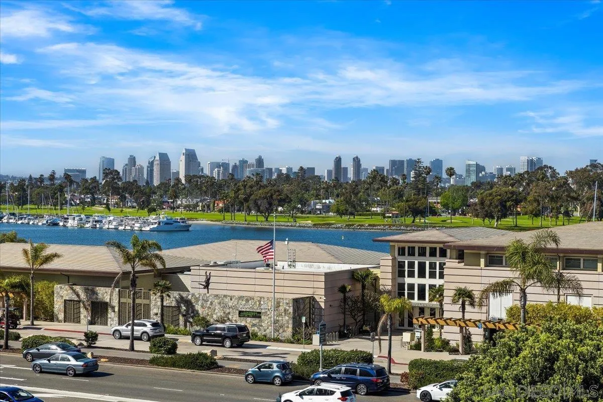 Coronado, California 92118, United States, 2 Bedrooms Bedrooms, ,2 BathroomsBathrooms,Residential,Pending,133907