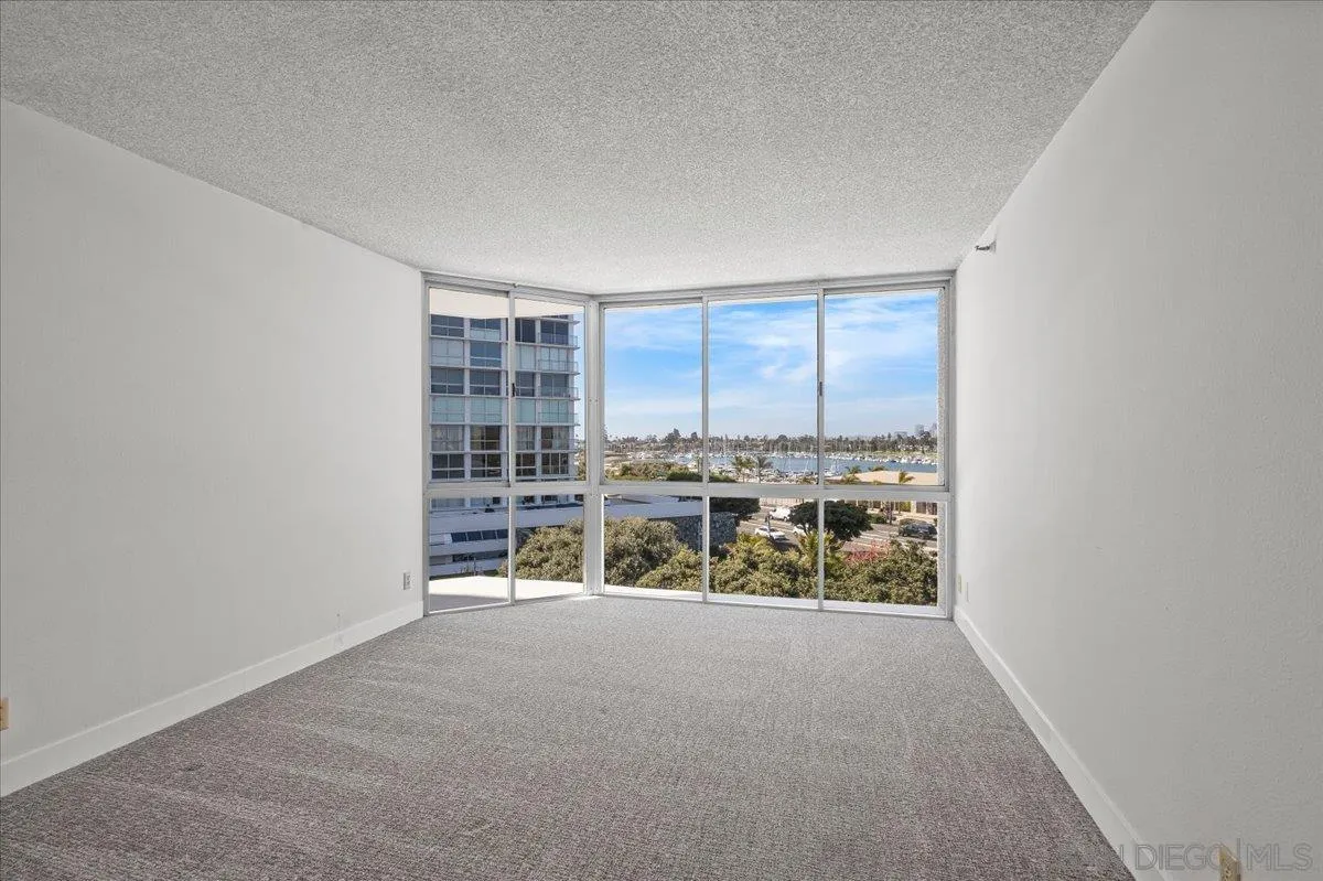 Coronado, California 92118, United States, 2 Bedrooms Bedrooms, ,2 BathroomsBathrooms,Residential,Pending,133907