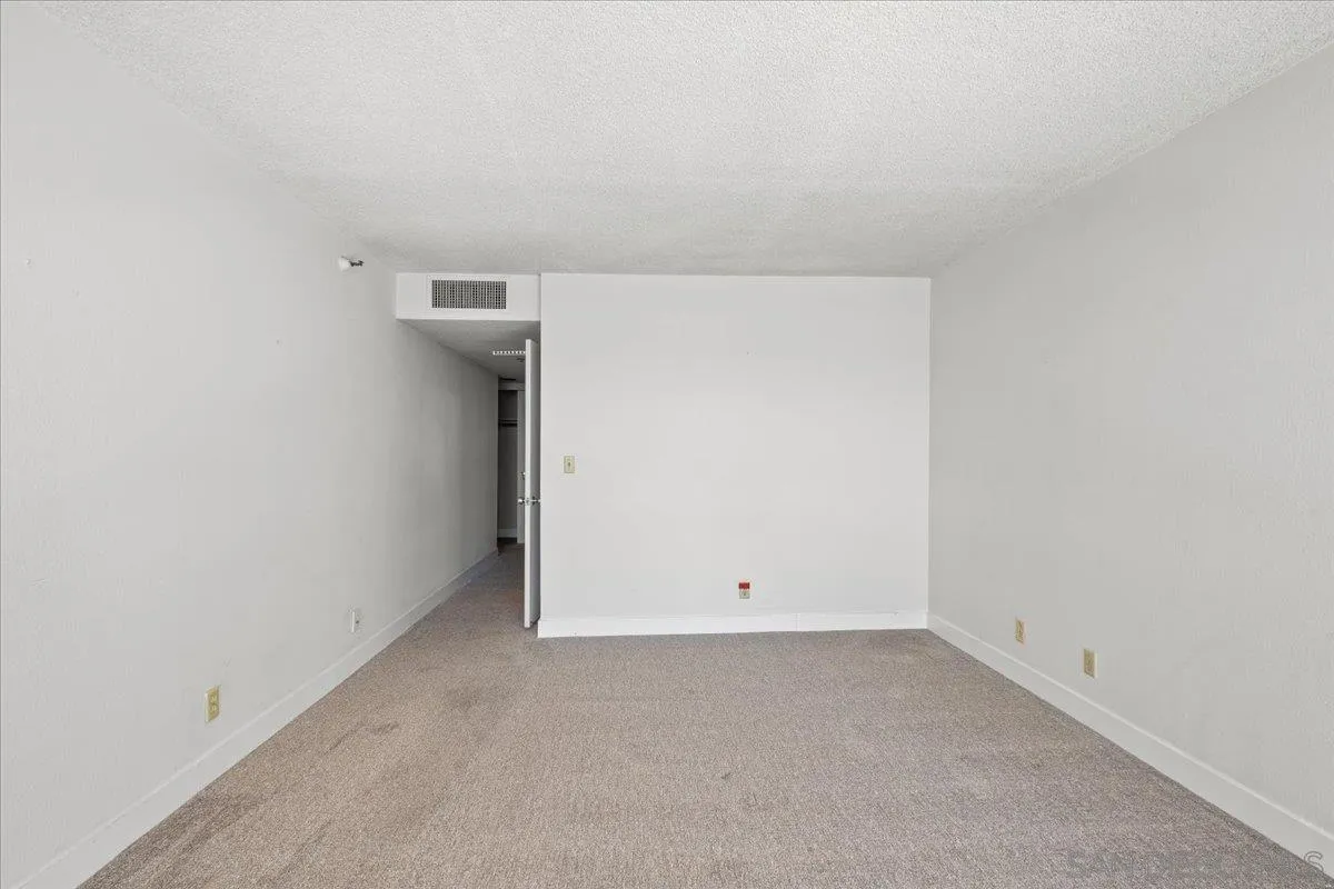 Coronado, California 92118, United States, 2 Bedrooms Bedrooms, ,2 BathroomsBathrooms,Residential,Pending,133907