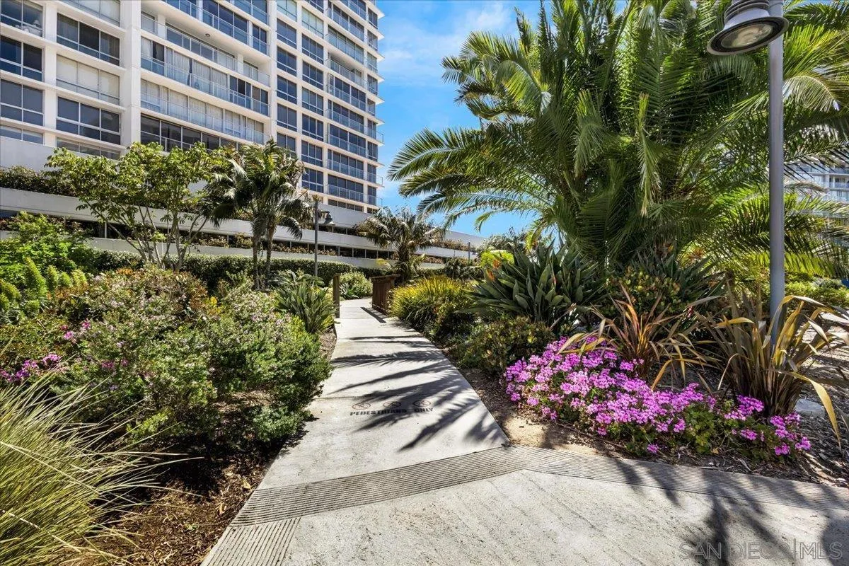 Coronado, California 92118, United States, 2 Bedrooms Bedrooms, ,2 BathroomsBathrooms,Residential,Pending,133907