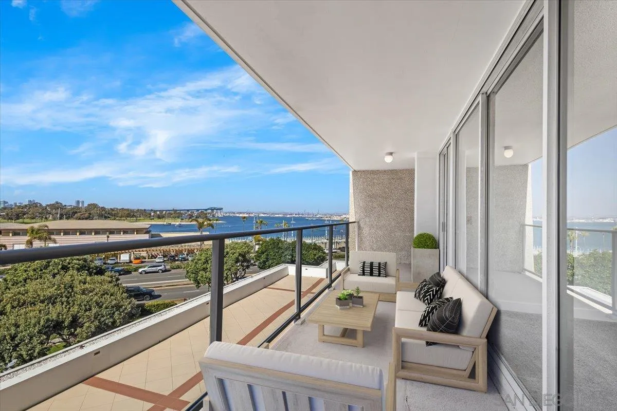 Coronado, California 92118, United States, 2 Bedrooms Bedrooms, ,2 BathroomsBathrooms,Residential,Pending,133907