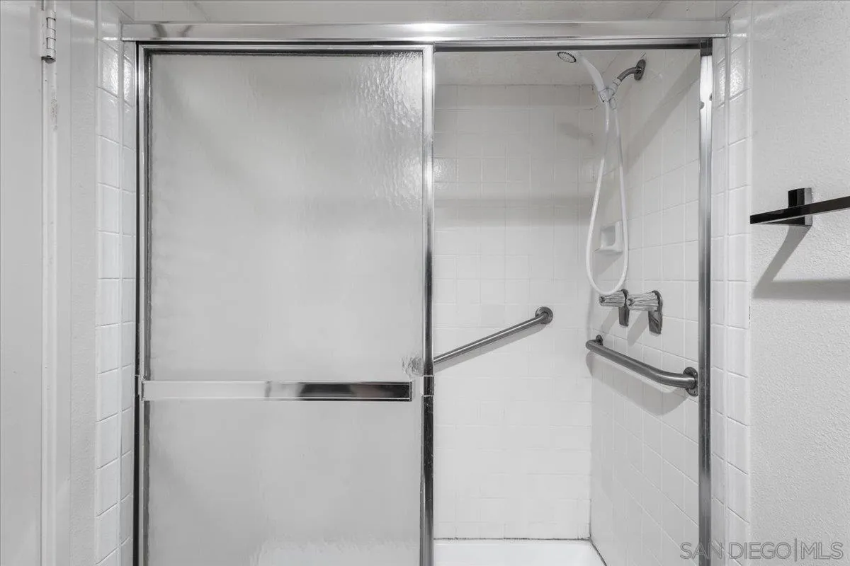 Coronado, California 92118, United States, 2 Bedrooms Bedrooms, ,2 BathroomsBathrooms,Residential,Pending,133907