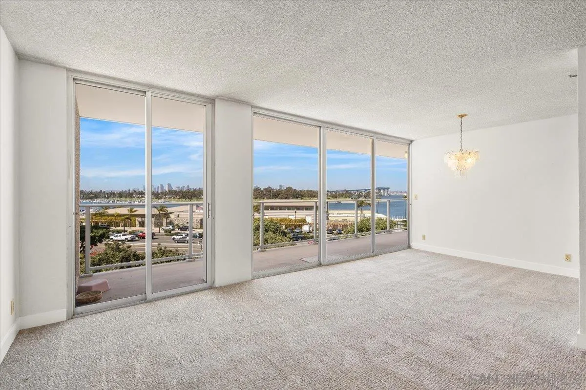 Coronado, California 92118, United States, 2 Bedrooms Bedrooms, ,2 BathroomsBathrooms,Residential,Pending,133907