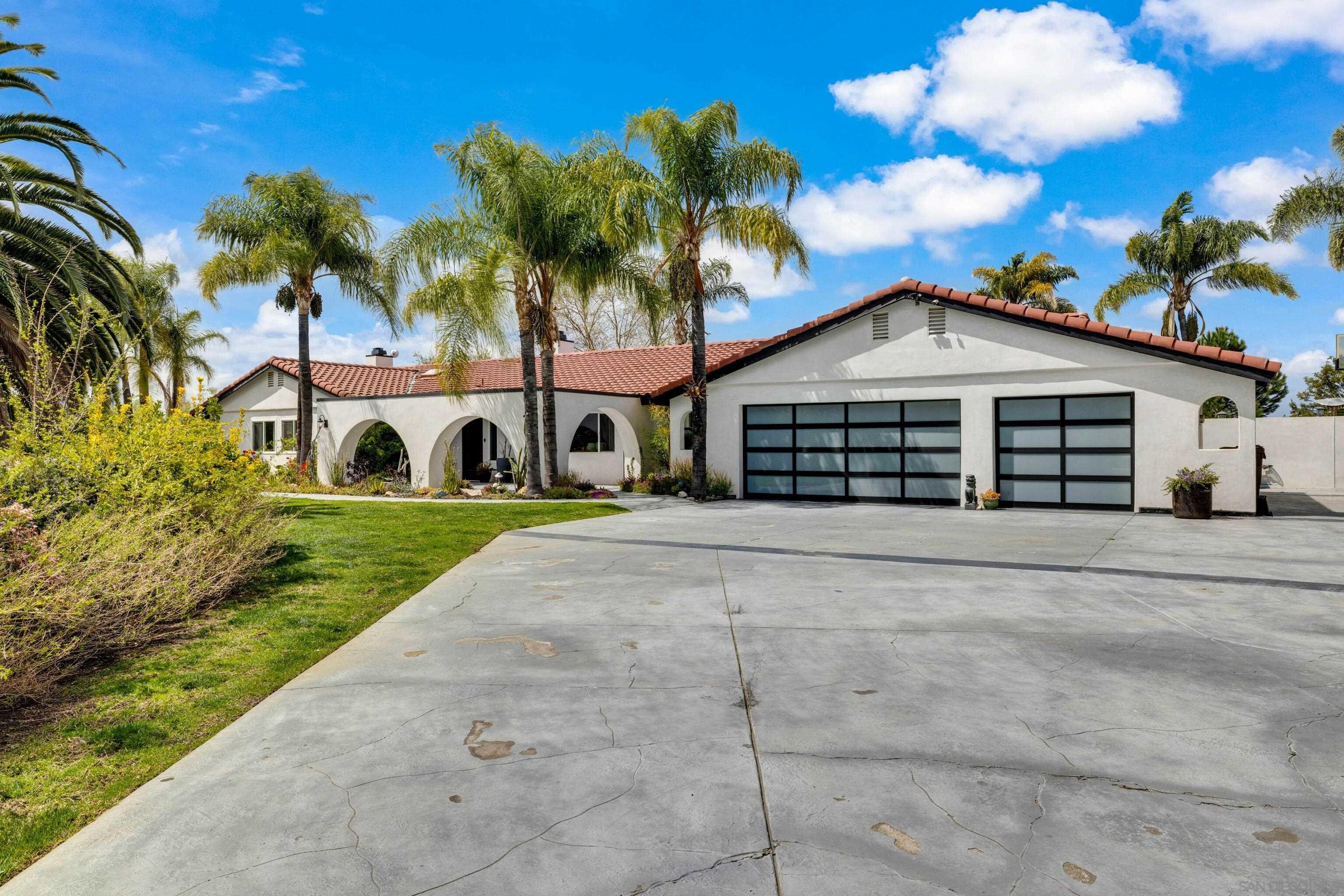 37389 Avenida Chapala