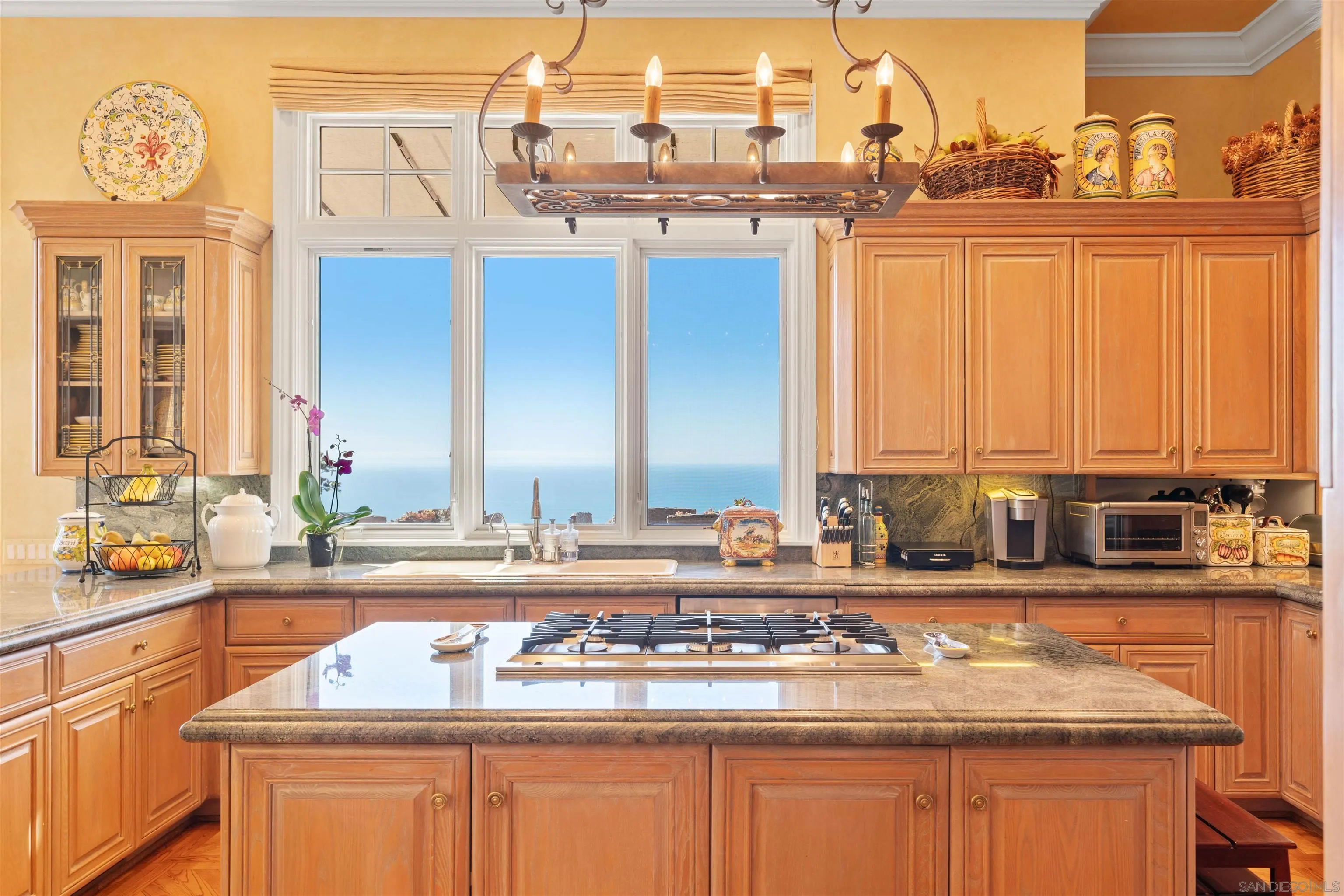 La Jolla, California 92037, United States, 6 Bedrooms Bedrooms, ,8 BathroomsBathrooms,Residential,Active,55408