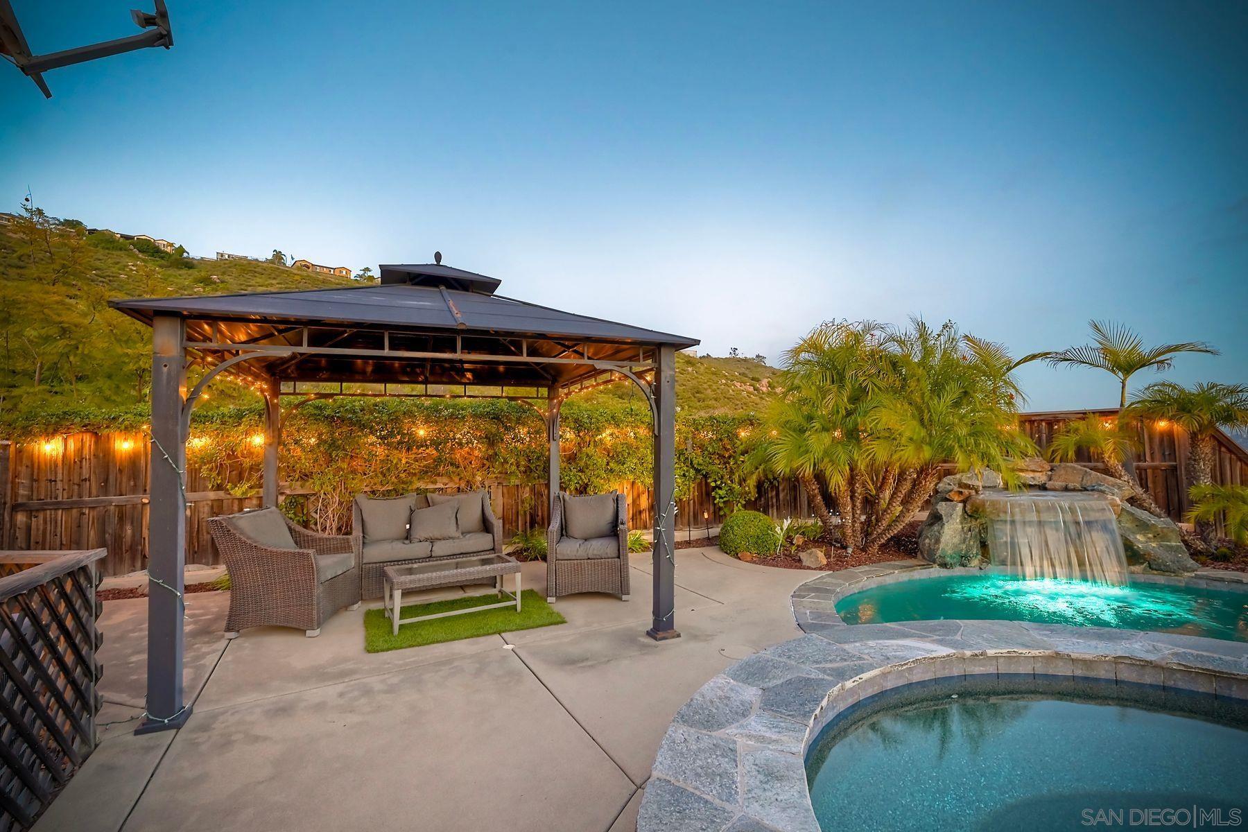 5324 Bella Vista St
