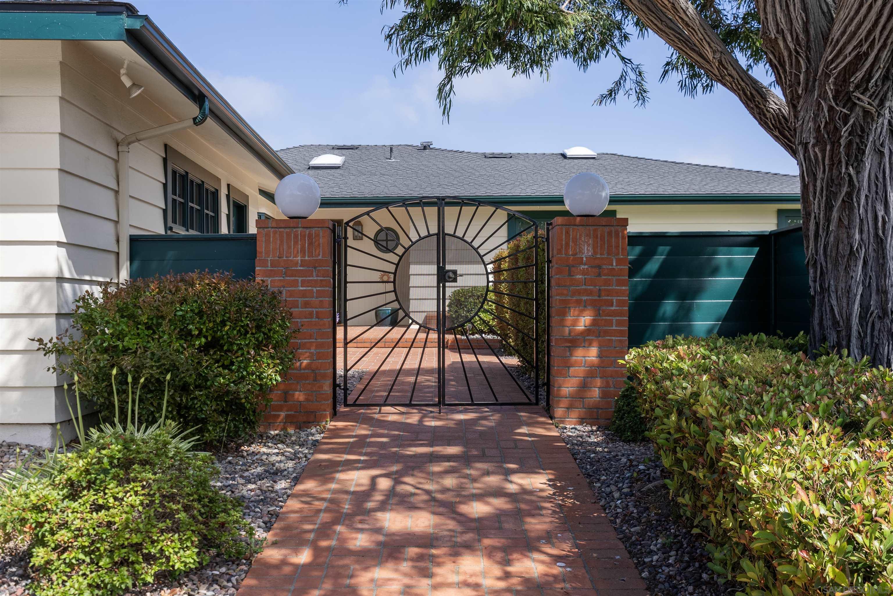 951 Skylark Dr