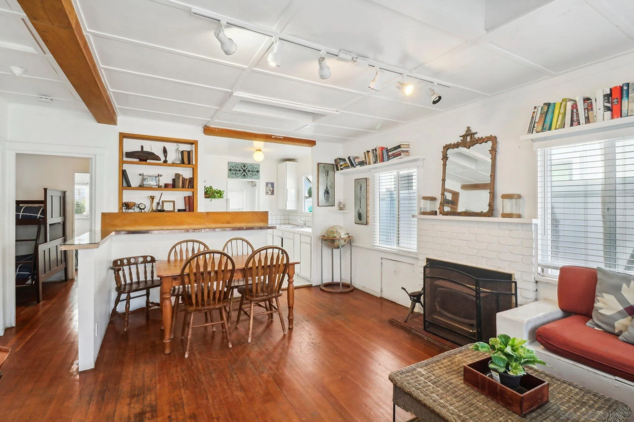 San Diego, California 92109, United States, 2 Bedrooms Bedrooms, ,1 BathroomBathrooms,Residential,Active,4048