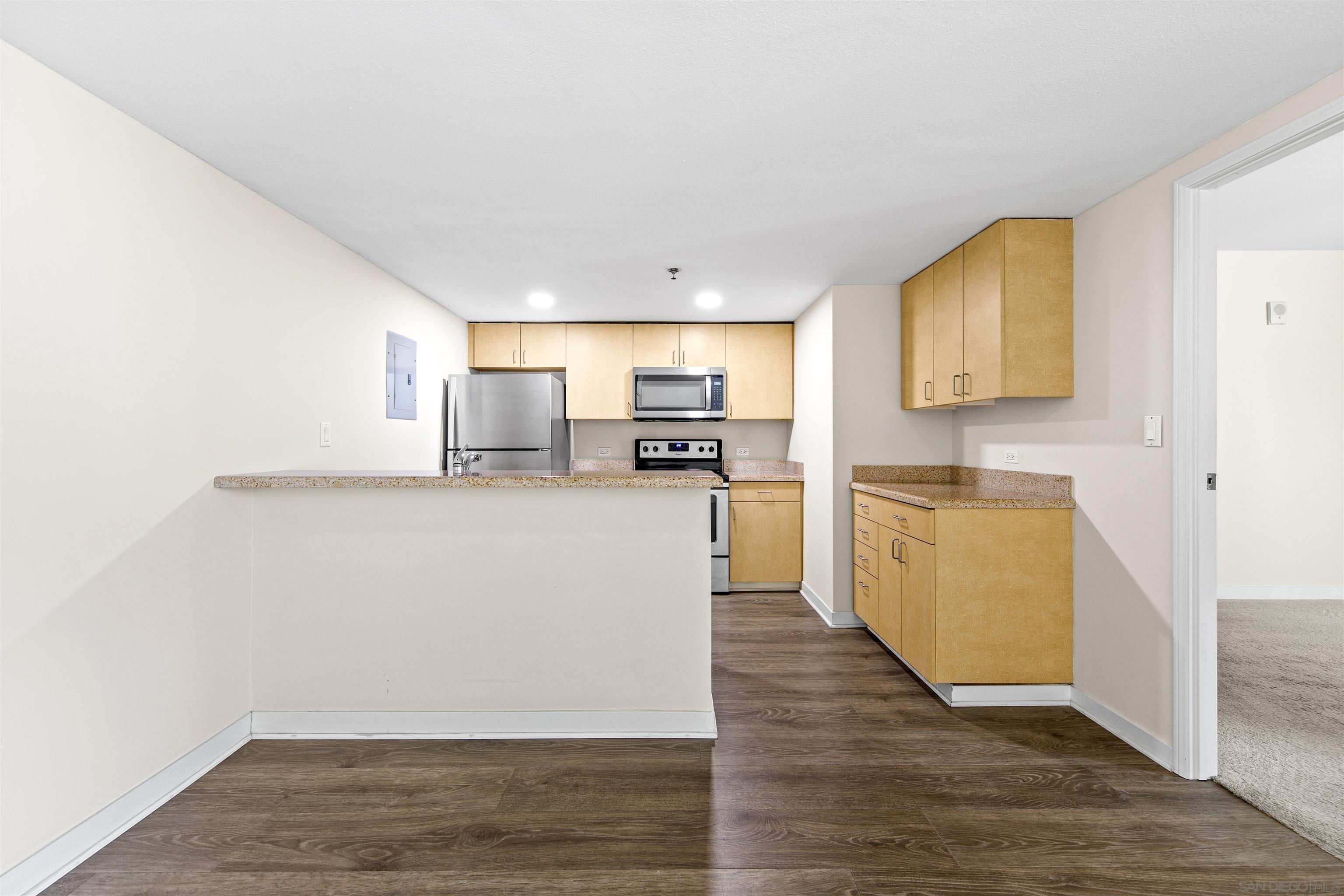 425 W Beech St 720