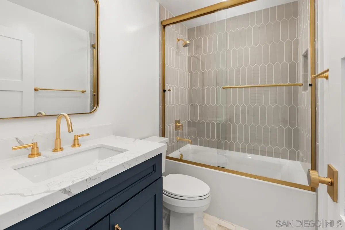 Coronado, California 92118, United States, 3 Bedrooms Bedrooms, ,3 BathroomsBathrooms,Residential,Active,83117