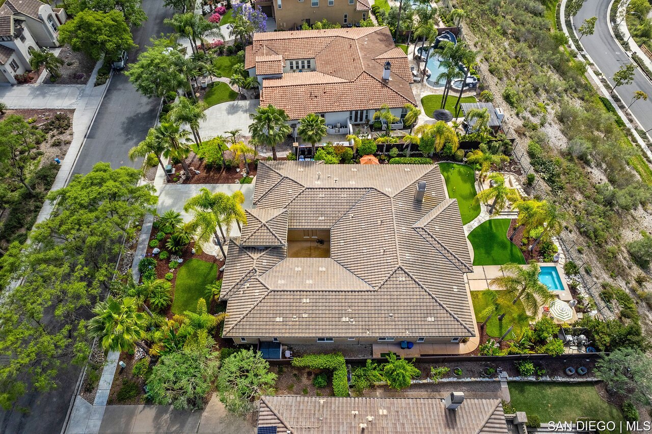 15234 Maple Grove LN
