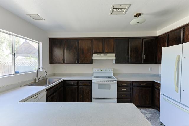 8516 Lake Bluffs Circle