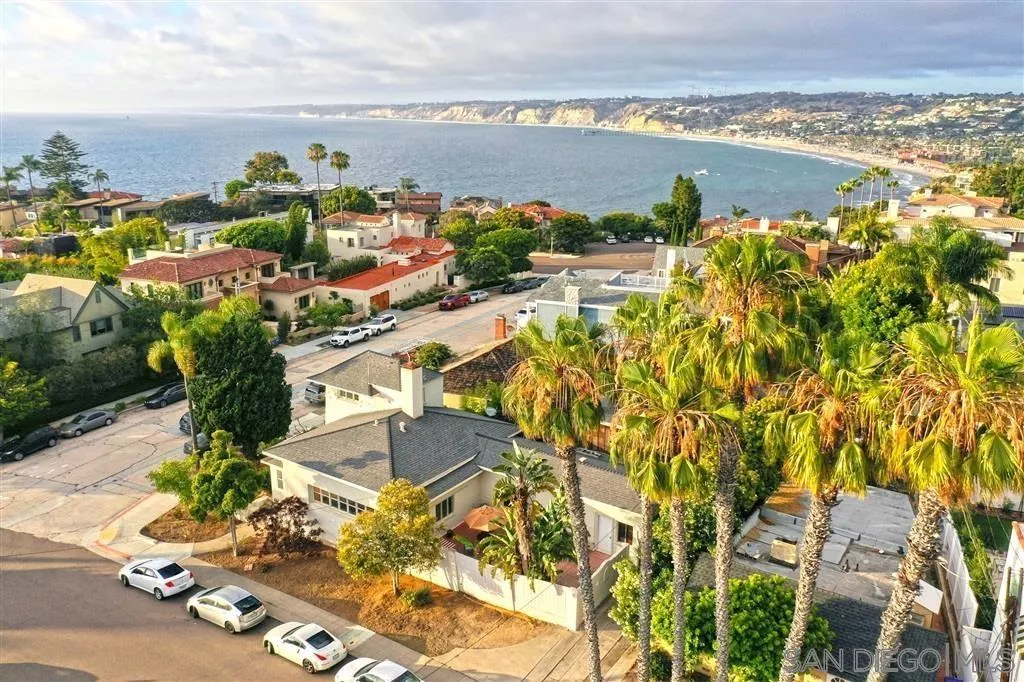 La Jolla, California 92037, United States, 5 Bedrooms Bedrooms, ,3 BathroomsBathrooms,Residential,Pending,31159