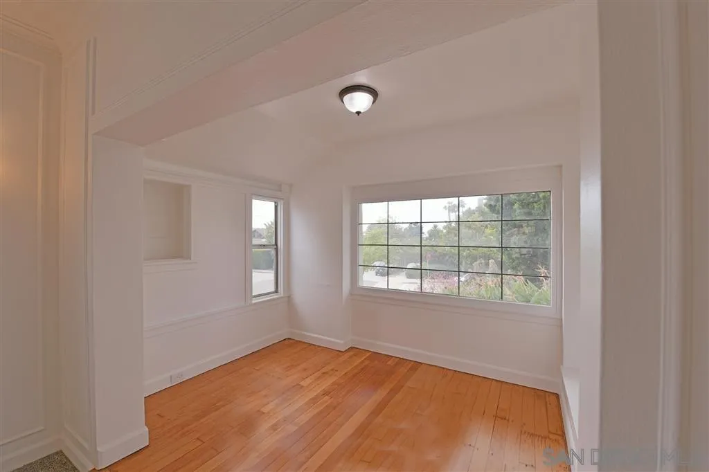 La Jolla, California 92037, United States, 5 Bedrooms Bedrooms, ,3 BathroomsBathrooms,Residential,Pending,31159