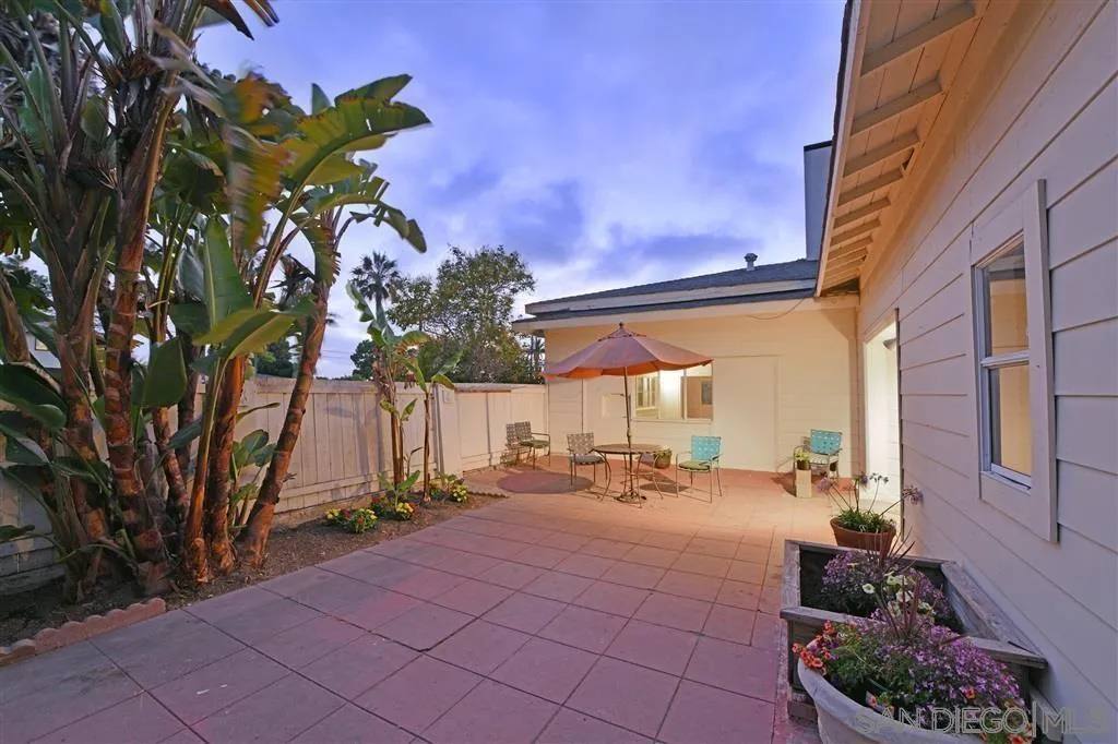 La Jolla, California 92037, United States, 5 Bedrooms Bedrooms, ,3 BathroomsBathrooms,Residential,Pending,31159