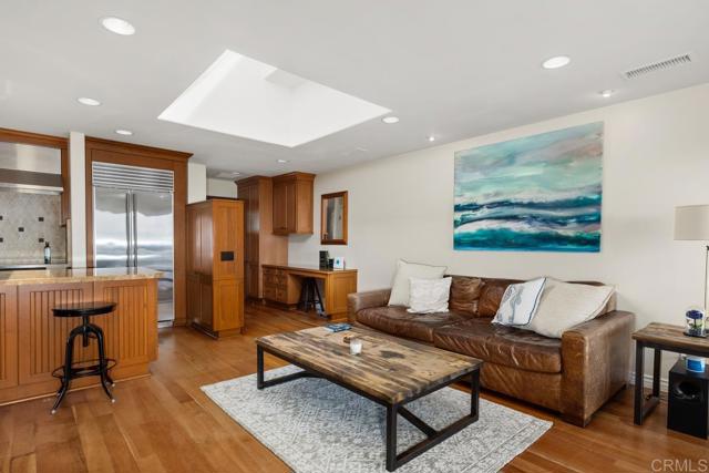 1552 CAMINO DEL MAR