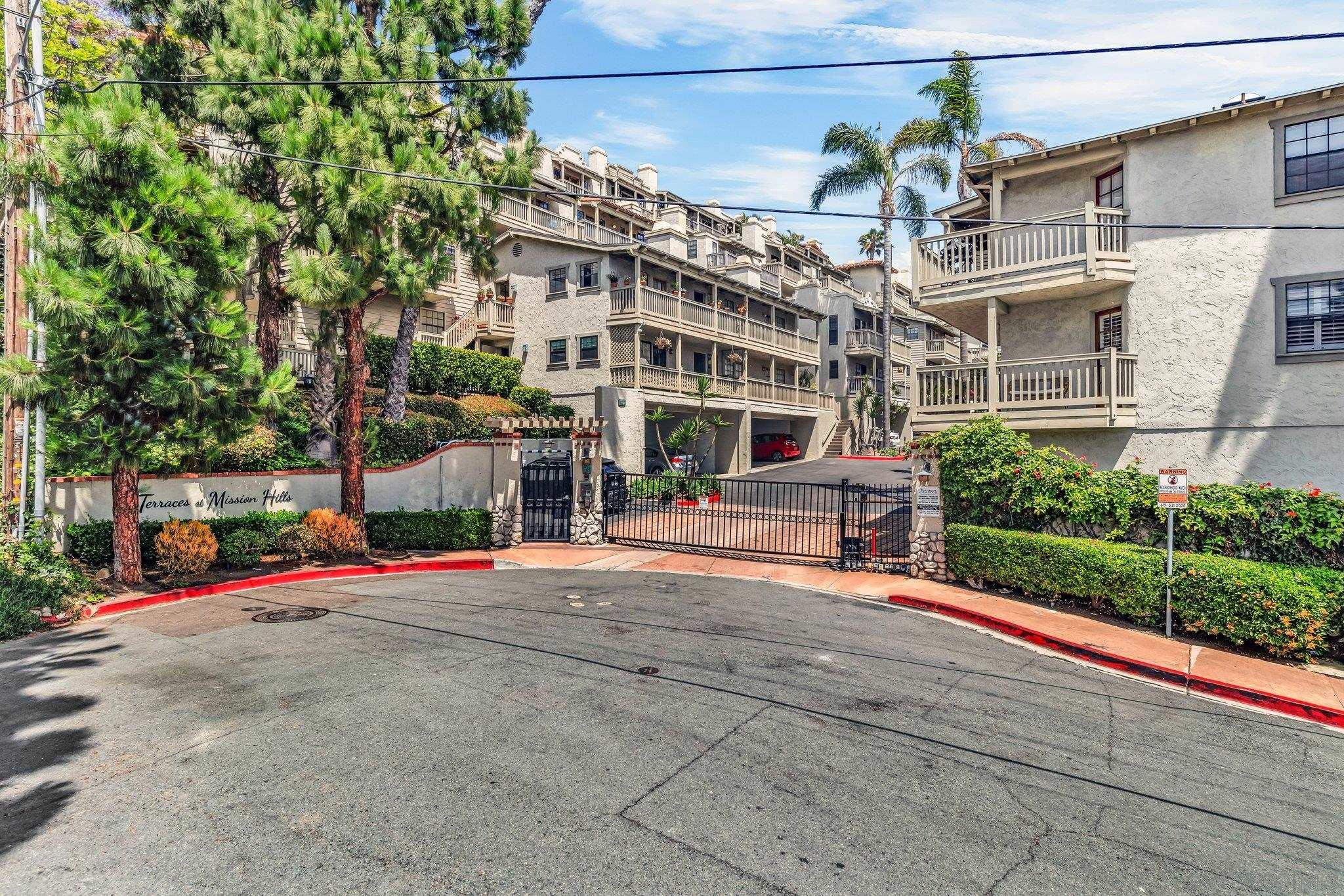3975 Hortensia St E7