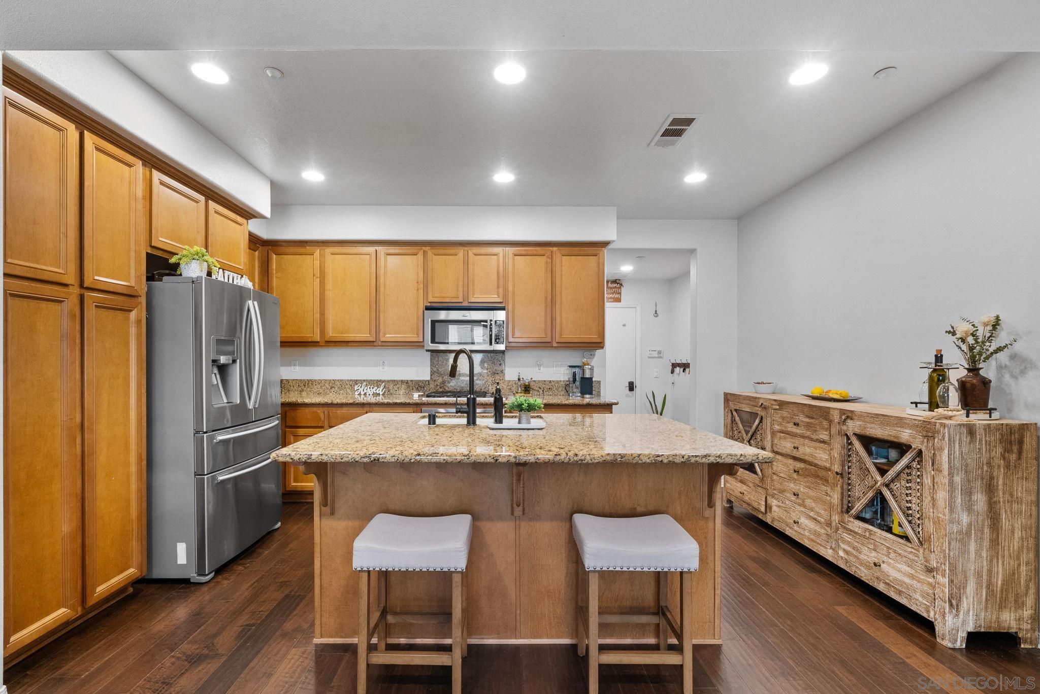2207 Pasadena Ct 3