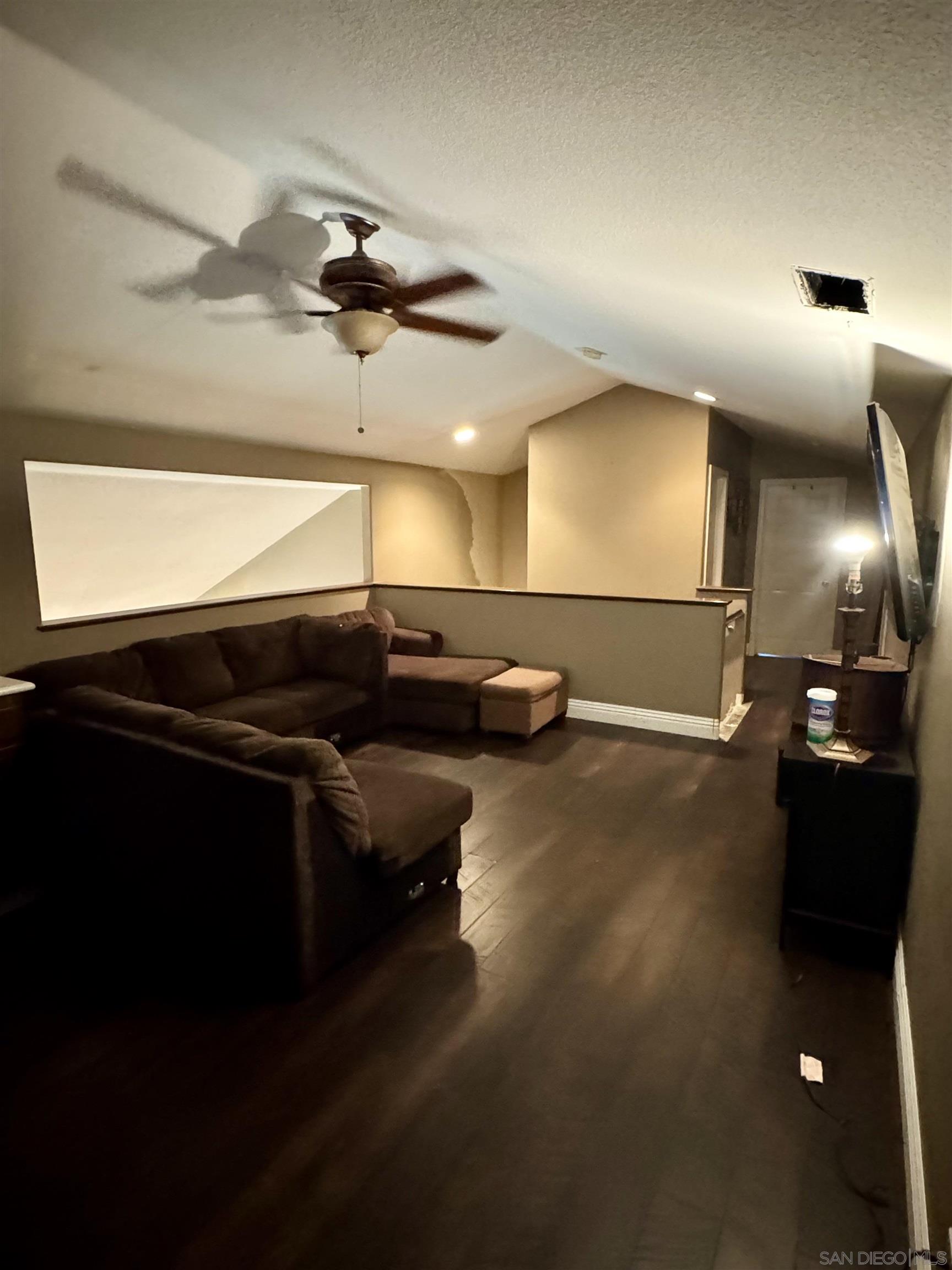 1120 Parkview Dr