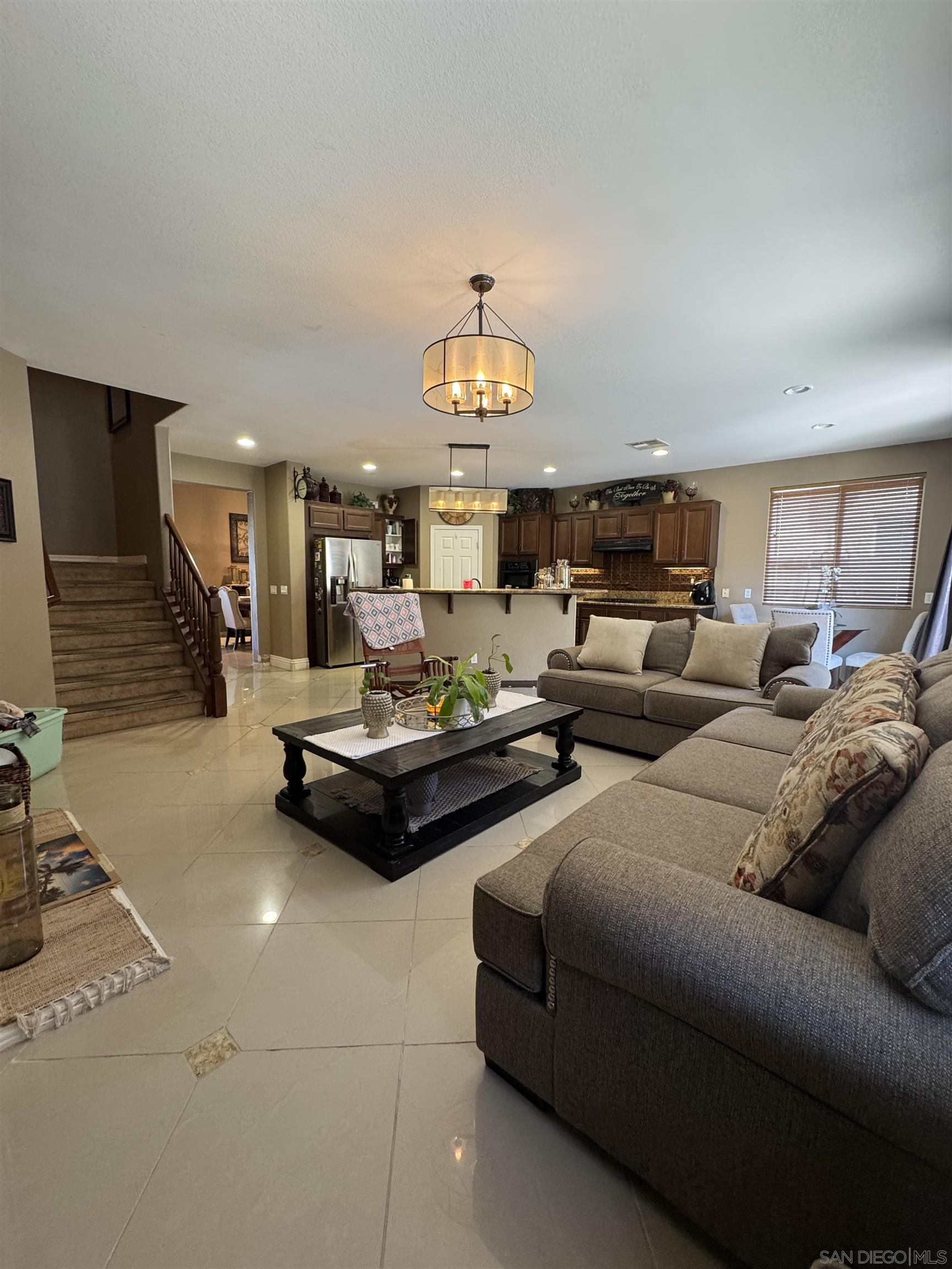 1120 Parkview Dr