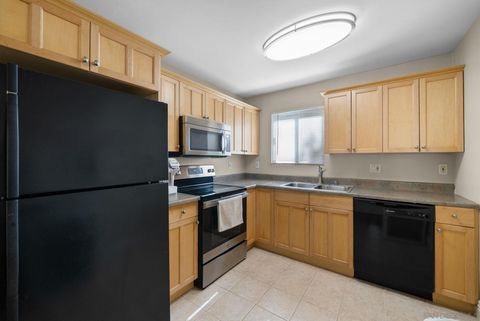 2850  Reynard Way  5 San Diego CA 92103