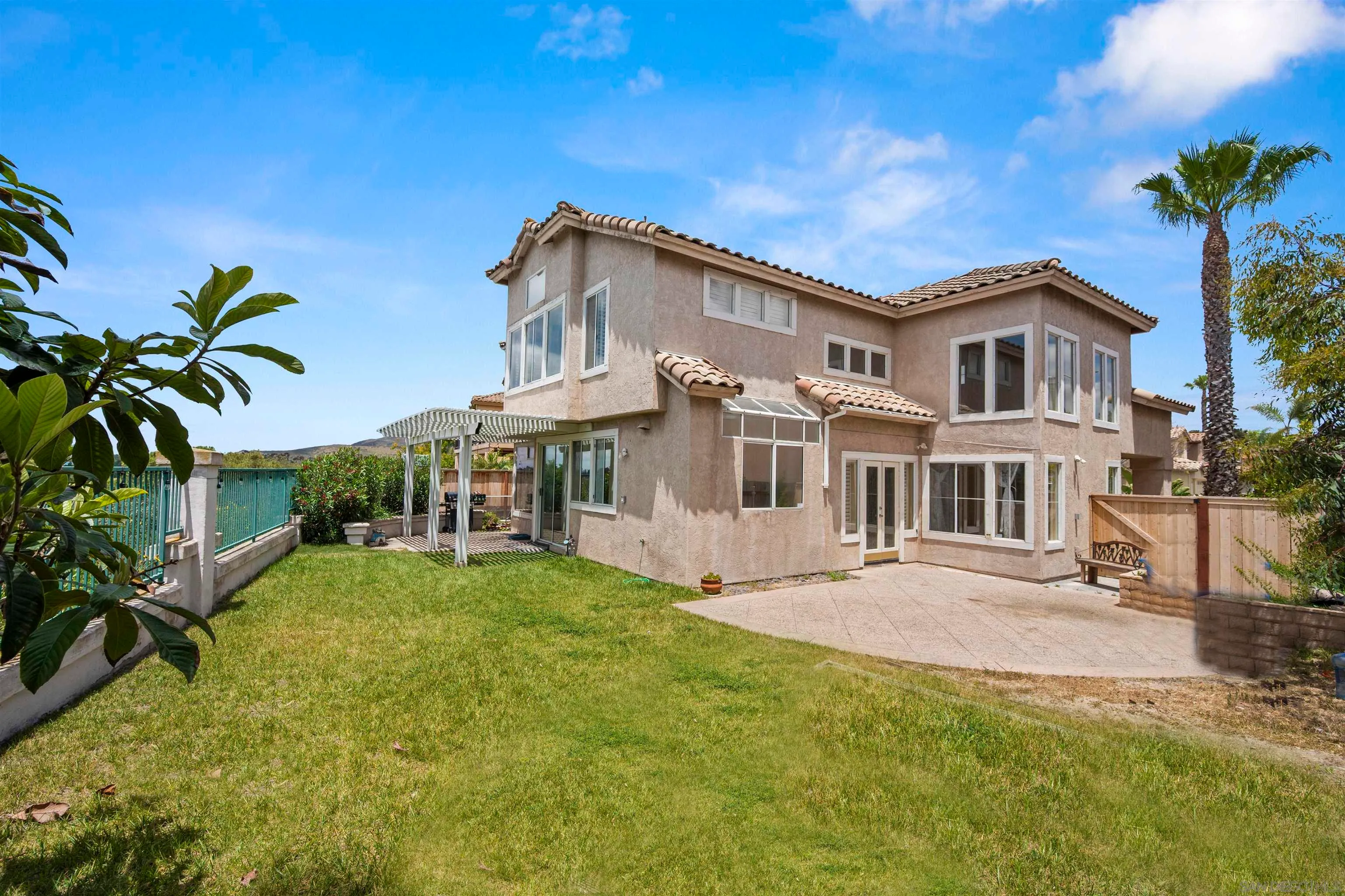 Chula Vista, California 91915, United States, 4 Bedrooms Bedrooms, ,3 BathroomsBathrooms,Residential,Pending,119274