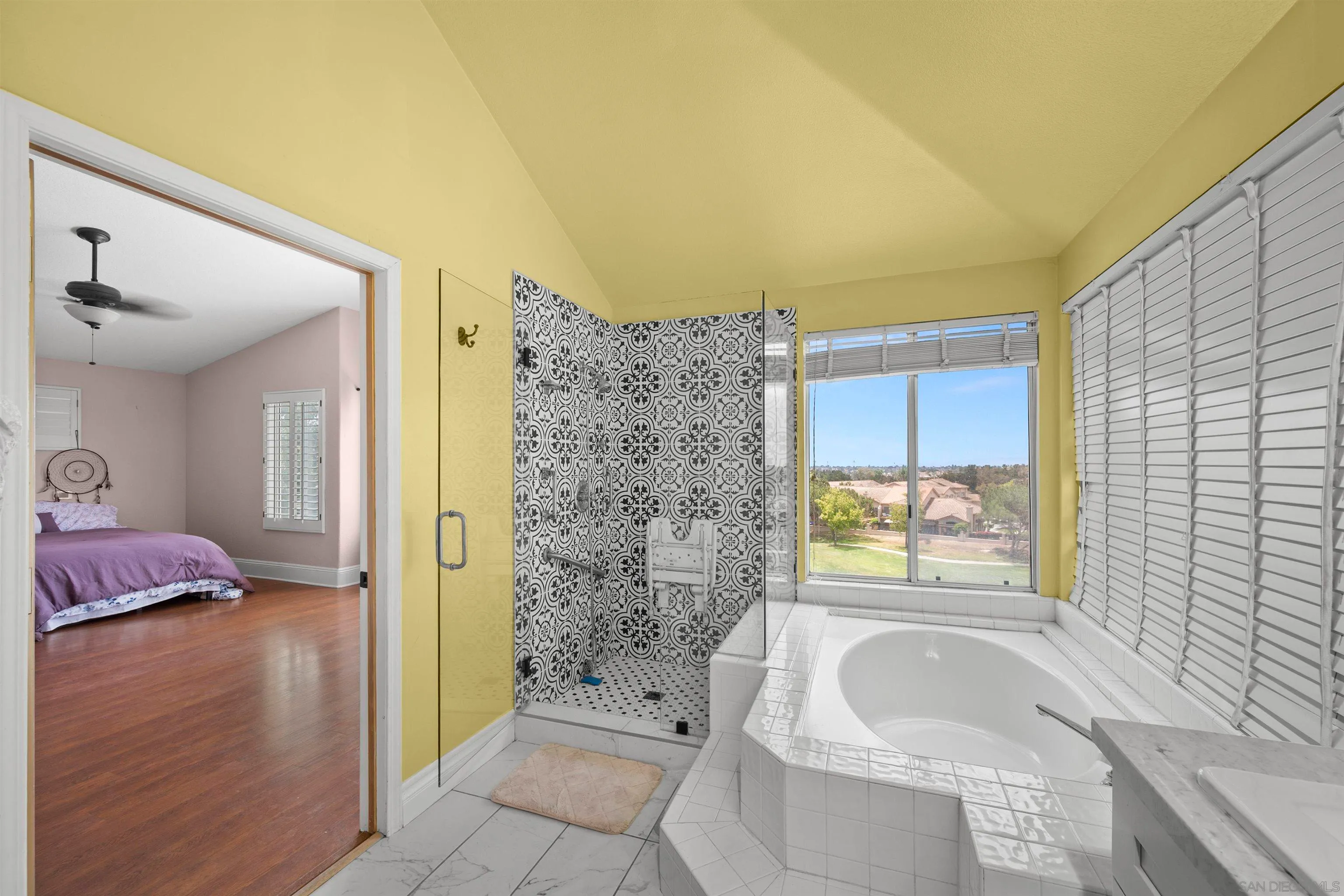 Chula Vista, California 91915, United States, 4 Bedrooms Bedrooms, ,3 BathroomsBathrooms,Residential,Pending,119274