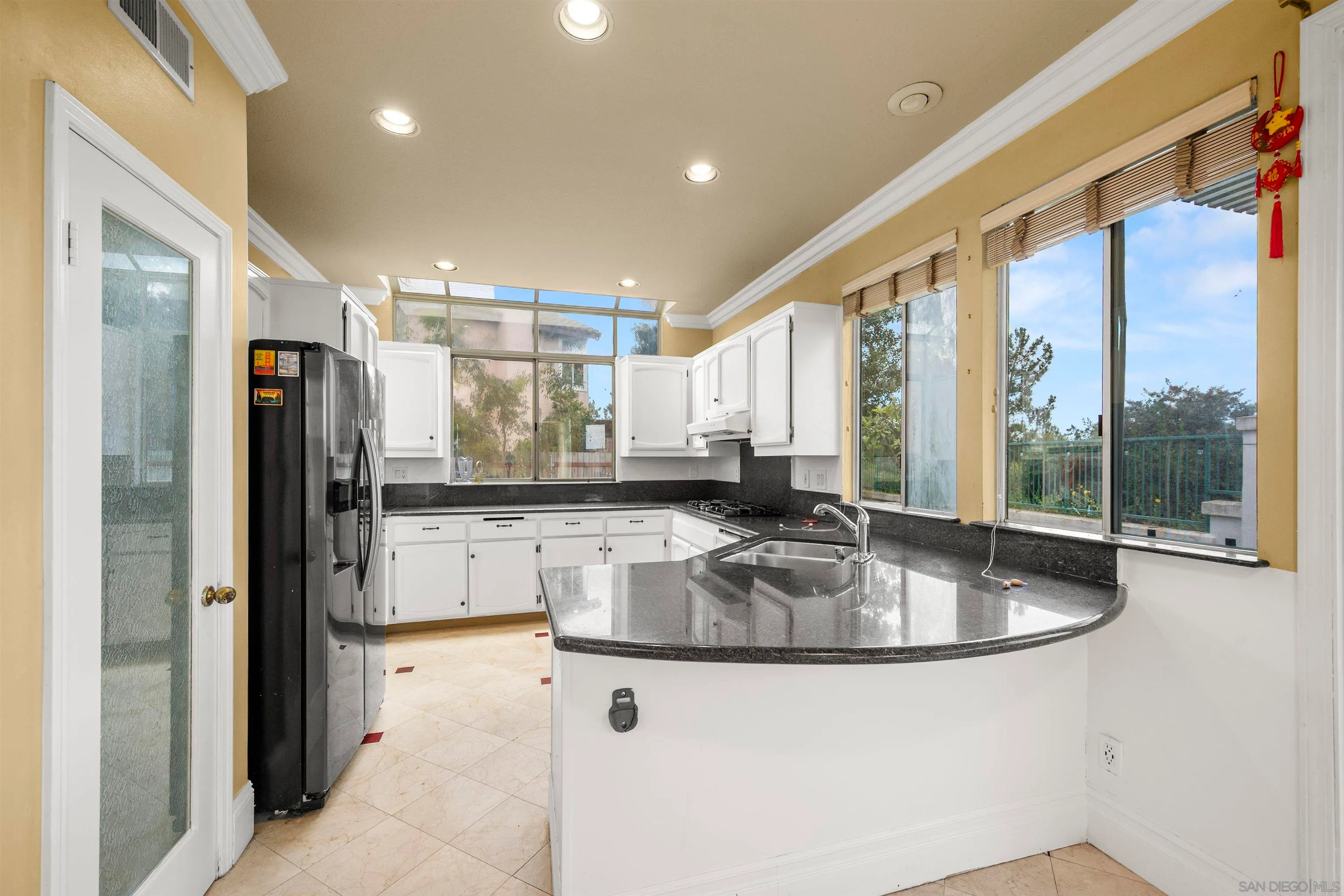 Chula Vista, California 91915, United States, 4 Bedrooms Bedrooms, ,3 BathroomsBathrooms,Residential,Pending,119274